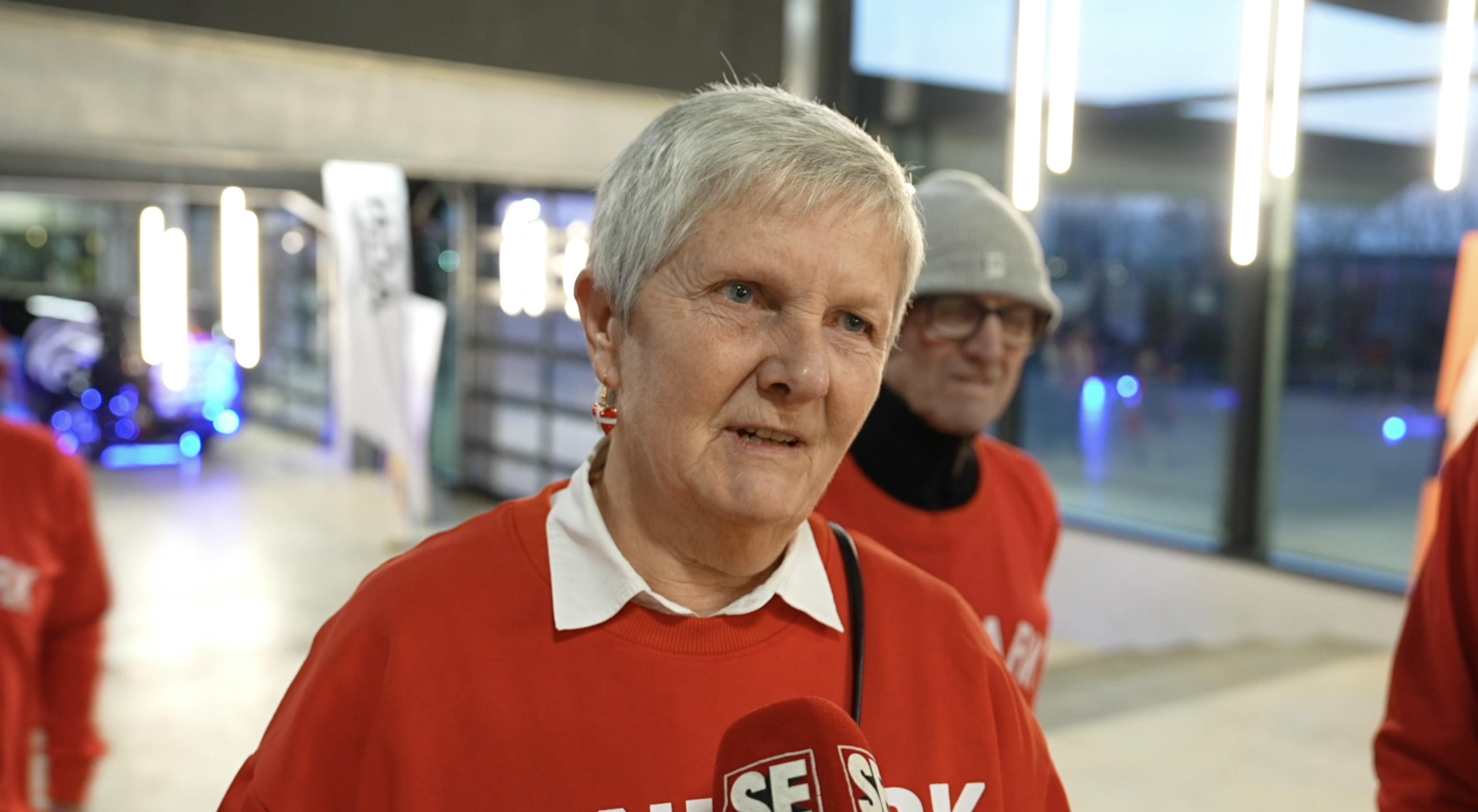 Denne fan er ikke i tvivl - det er "noget lort", at Lukas er ude.