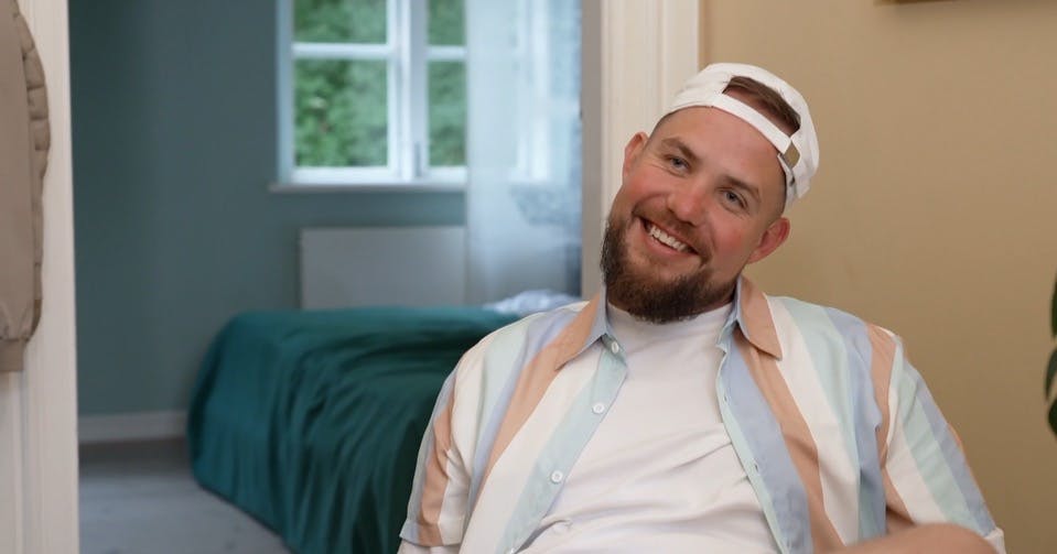 Jonas Hartmann døjer med hjertesorger i svær grad.