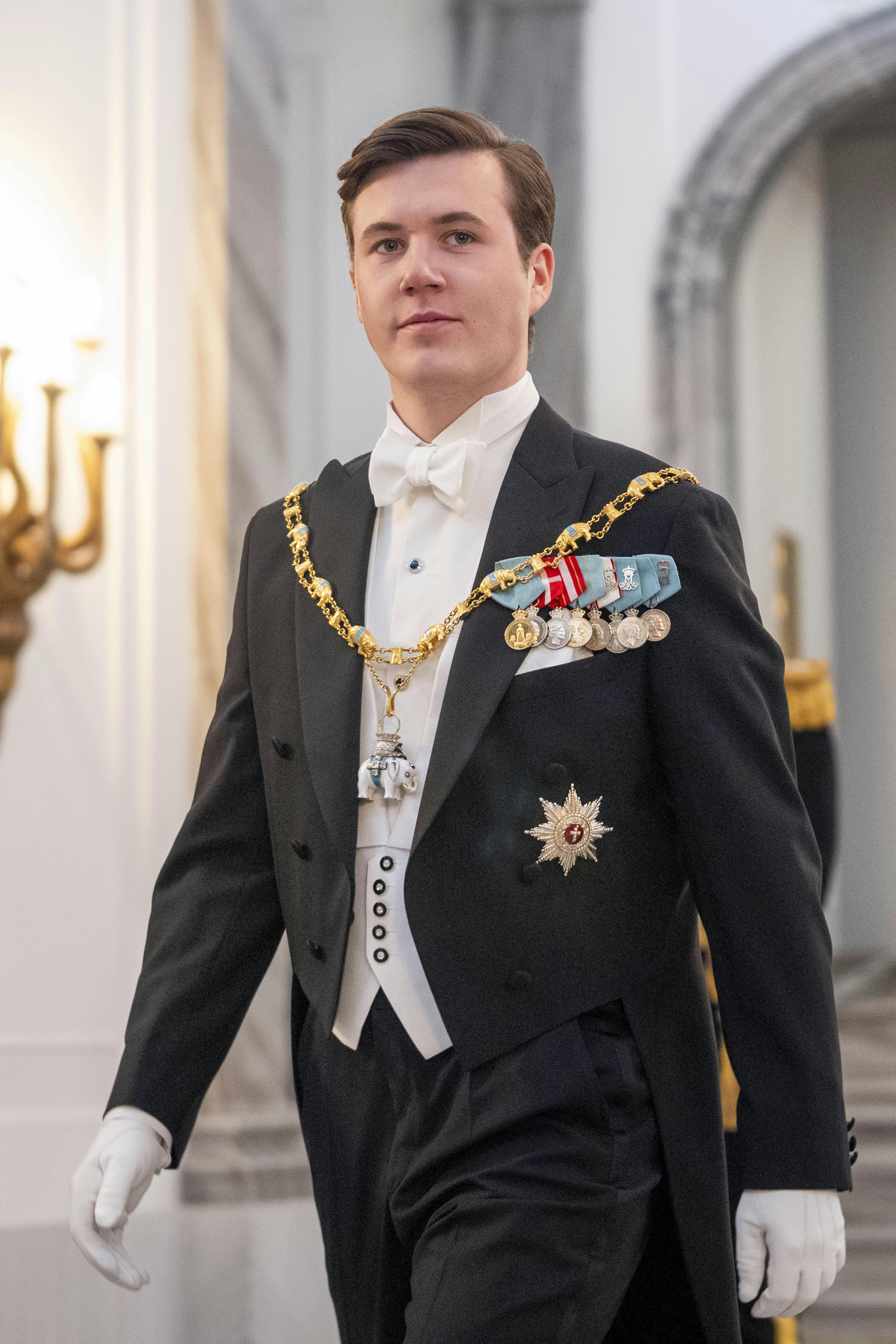 Kronprins Christian skal i livgarden.