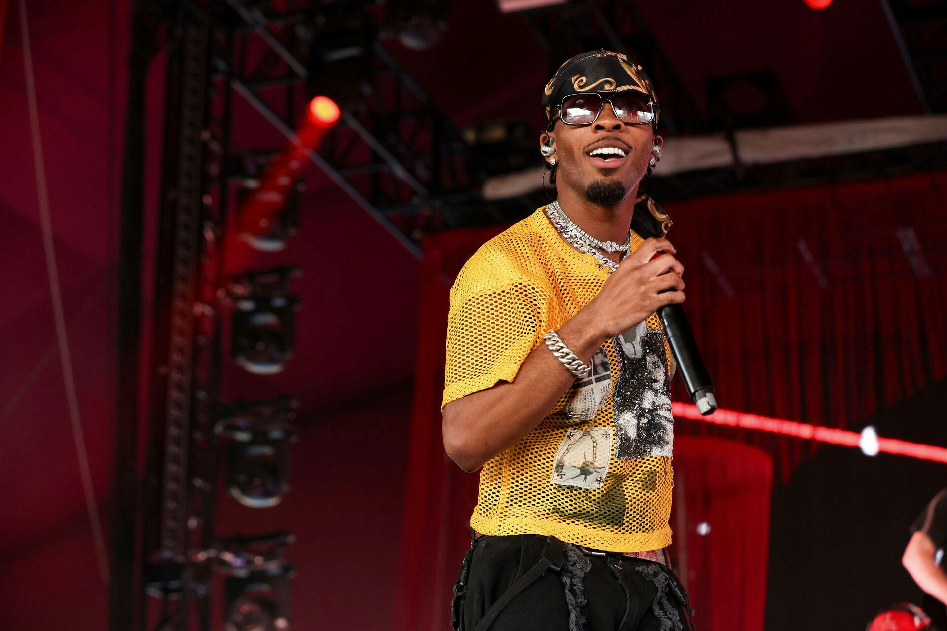 D4vd se her optræde på den kendte festival Coachella i april 2025.