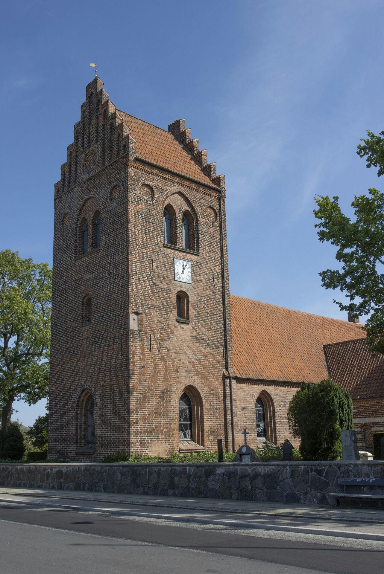 Bisættelsen sker fra Gentofte Kirke.