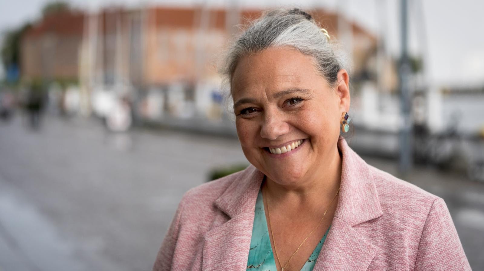 Anne Herdorf er blandt andet kendt for sangen "En lille melodi", som hun vandt Dansk Melodi Grand Prix med.