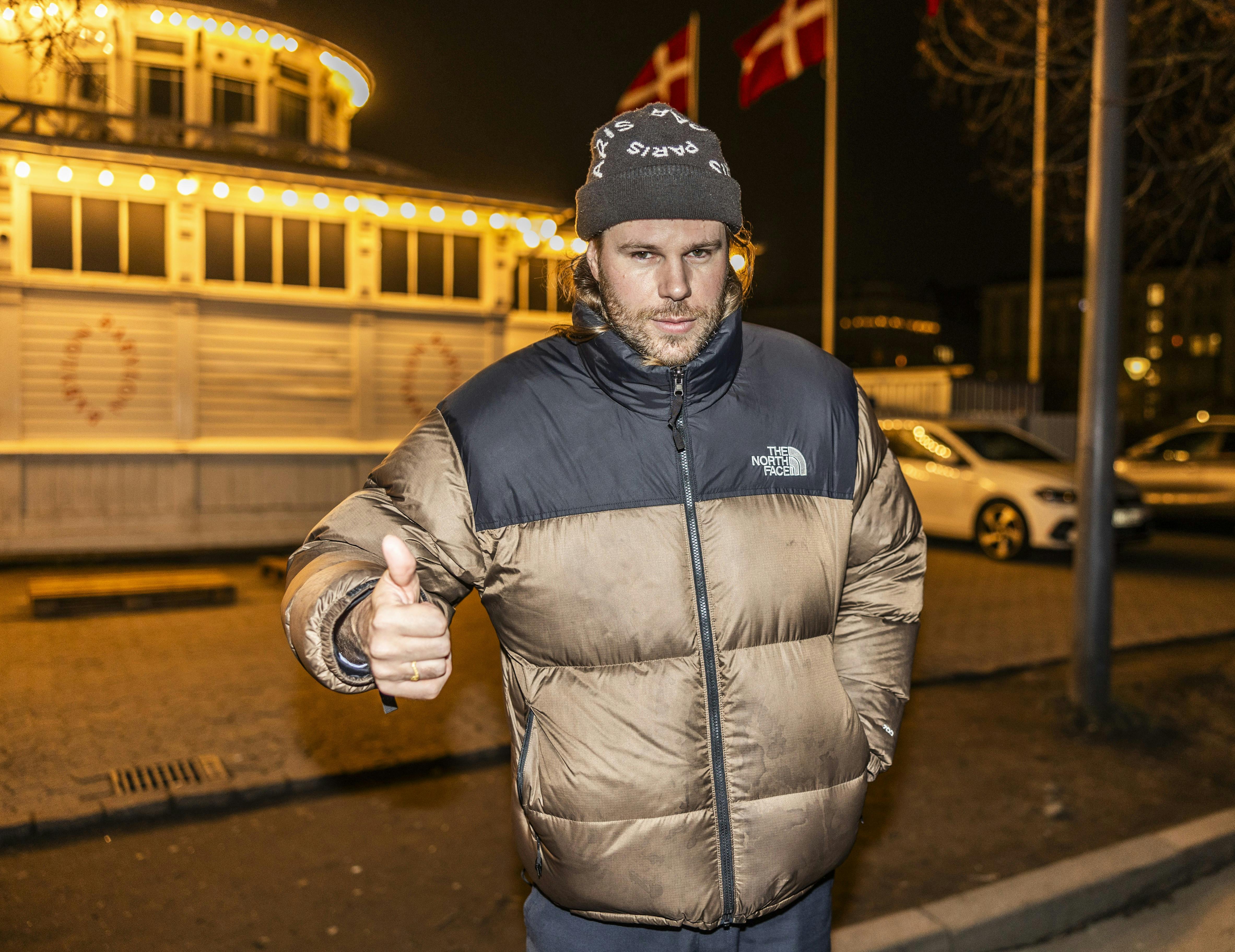 Mikkel Hansen kiggede lørdag aften også forbi Jyske Bank Boxen. Og her fik landsholdet en thumbs up for præstationen (arkivfoto).