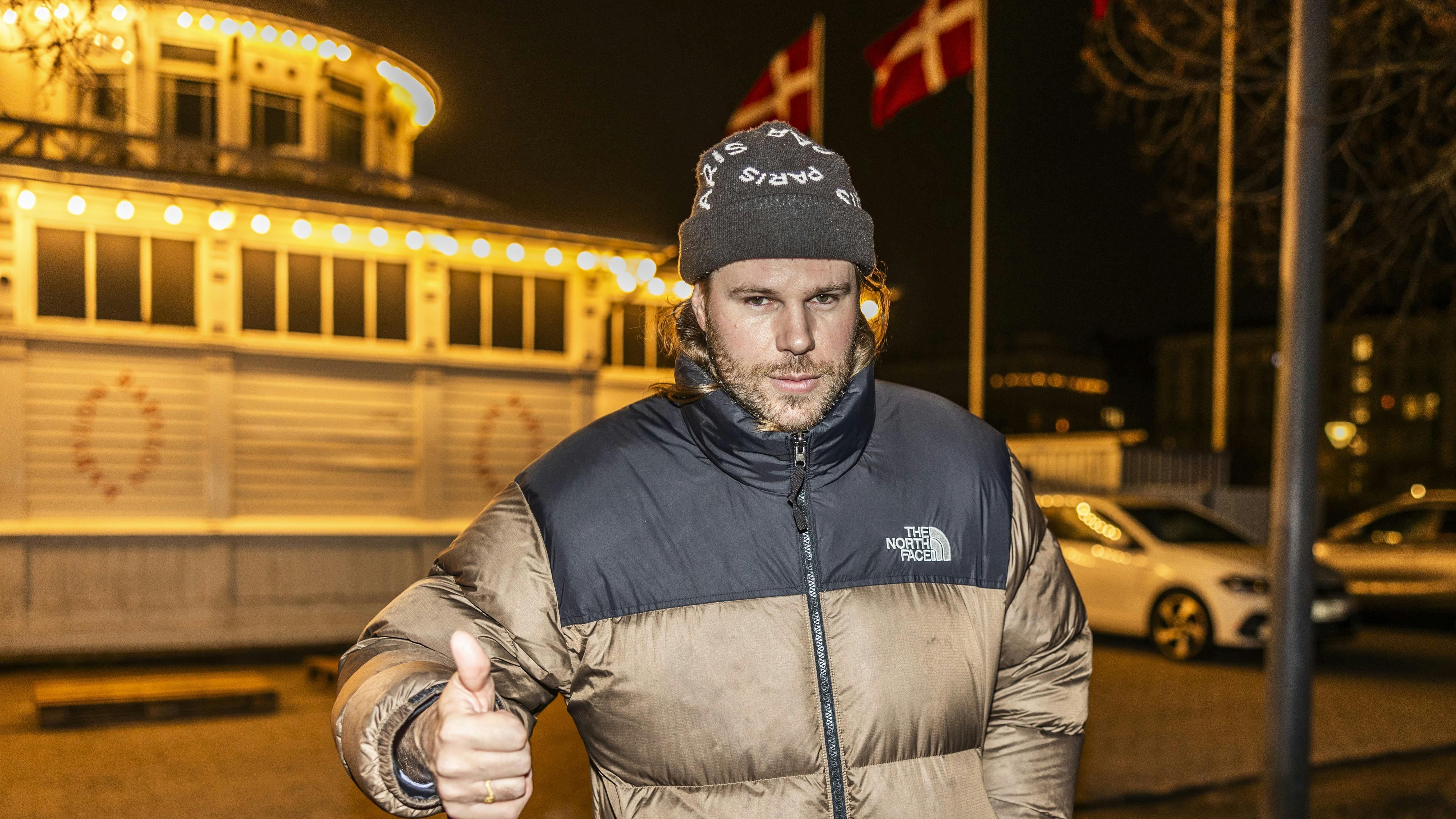 Mikkel Hansen kiggede lørdag aften også forbi Jyske Bank Boxen. Og her fik landsholdet en thumbs up for præstationen (arkivfoto).