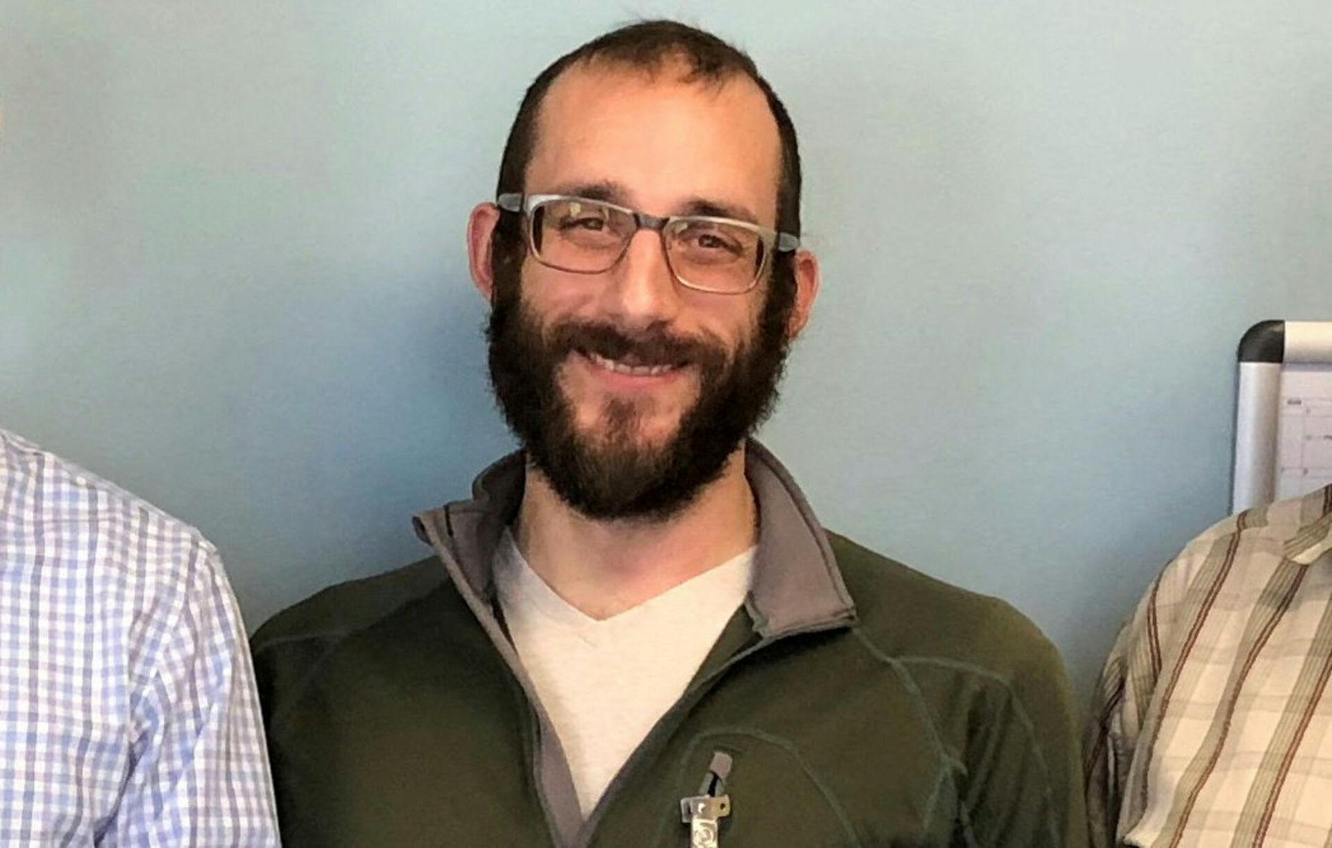 37-årige Alex Pretti blev skudt og dræbt af det amerikanske grænsepoliti. Her ses han på et tidligere - og udateret - billede.