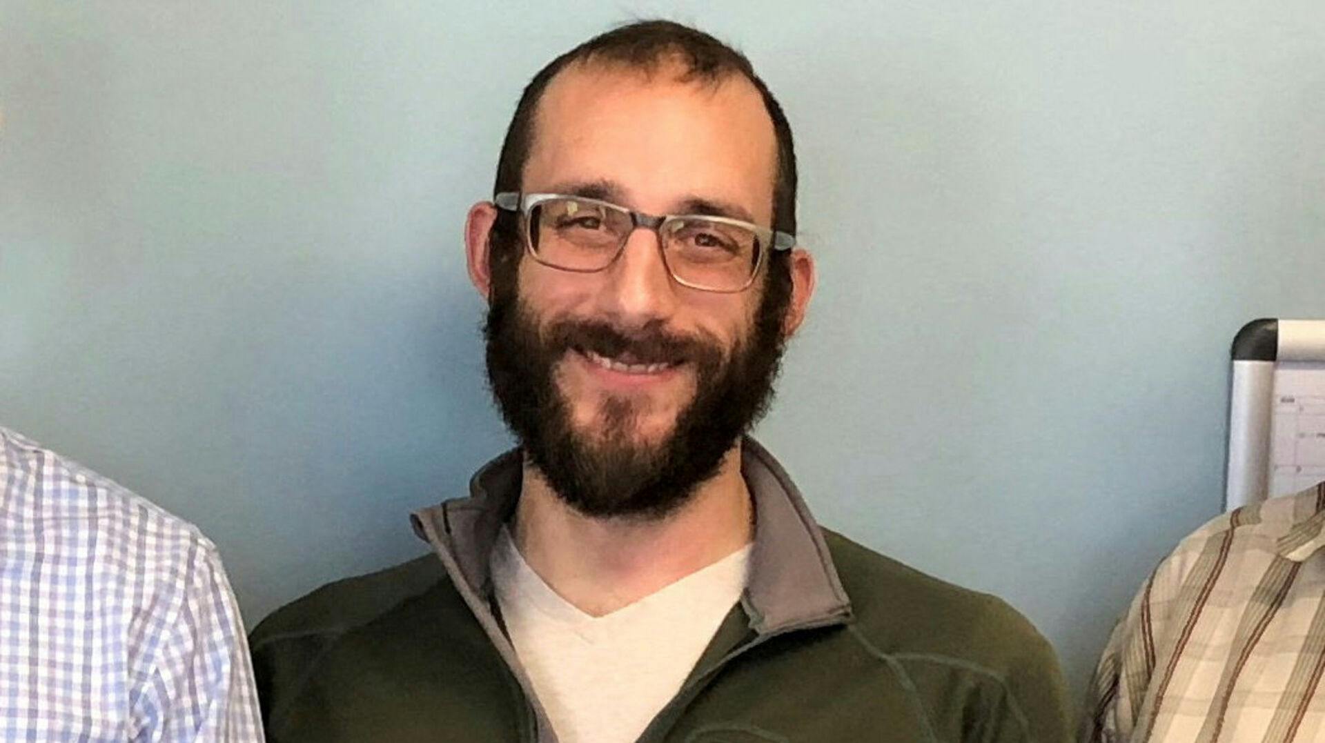 37-årige Alex Pretti blev skudt og dræbt af det amerikanske grænsepoliti. Her ses han på et tidligere - og udateret - billede.