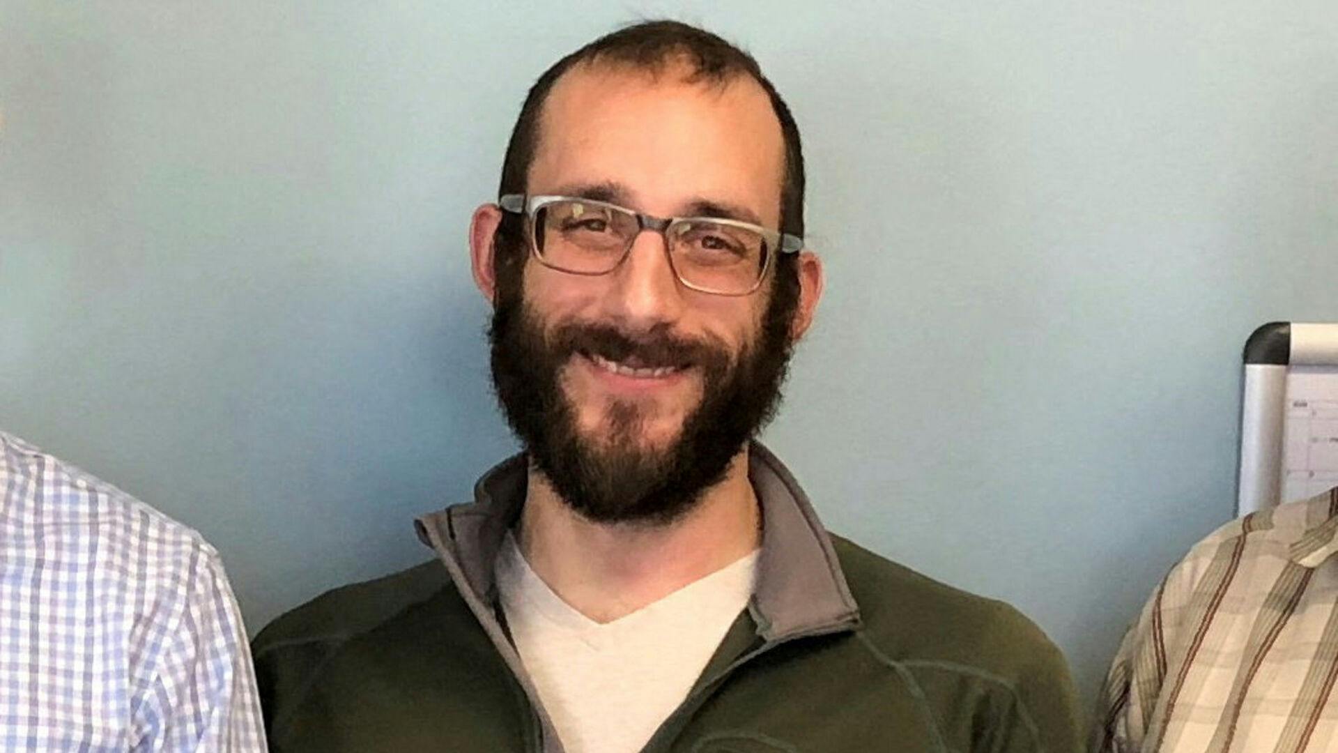 37-årige Alex Pretti blev skudt og dræbt af det amerikanske grænsepoliti. Her ses han på et tidligere - og udateret - billede.