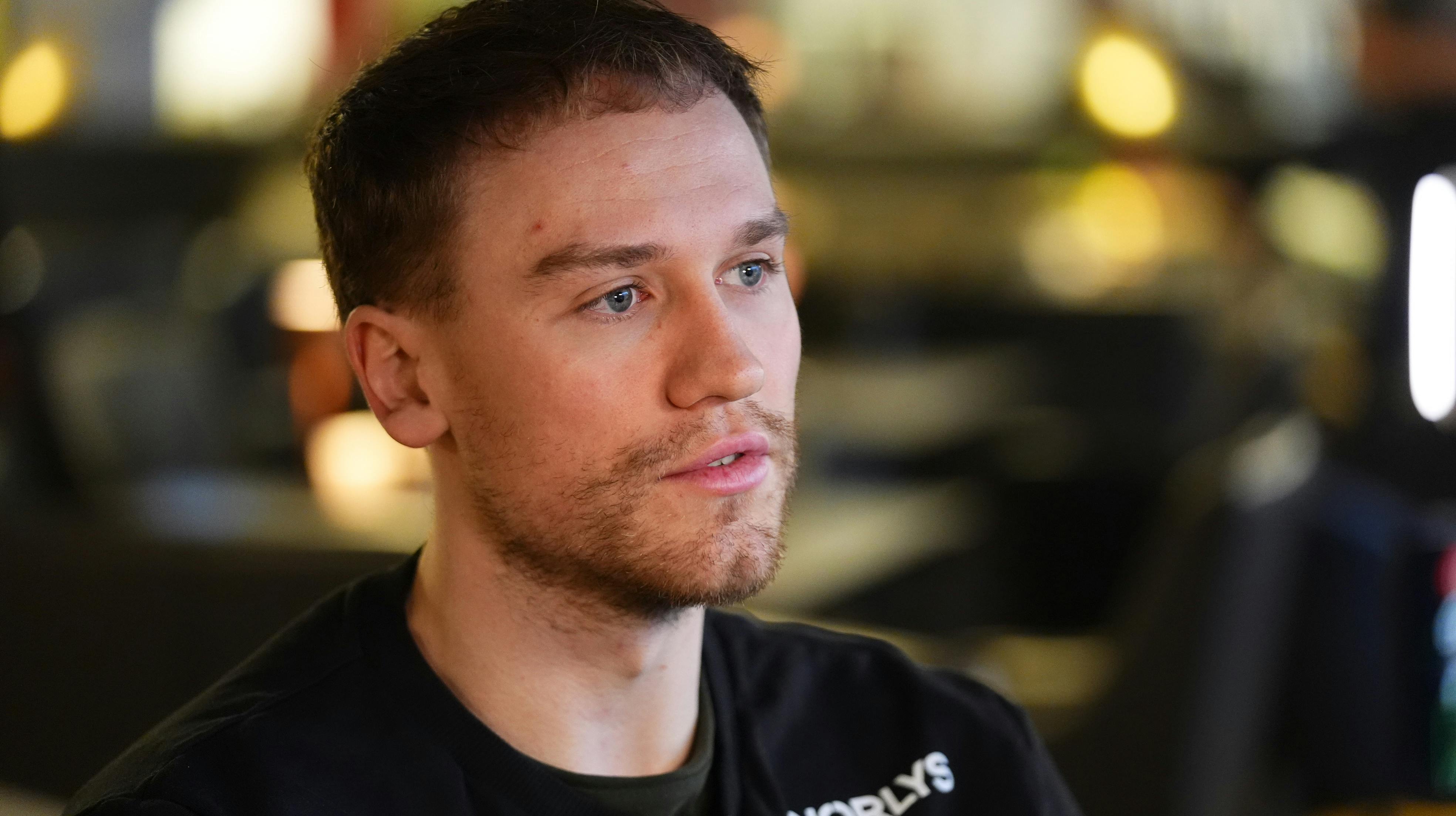 Simon Pytlick fortalte inden EM-slutrunde til SE og HØR, hvordan han er blevet mobbet grundet efternavnet. Nu fortæller han atter detaljer om voksen-mobningen.