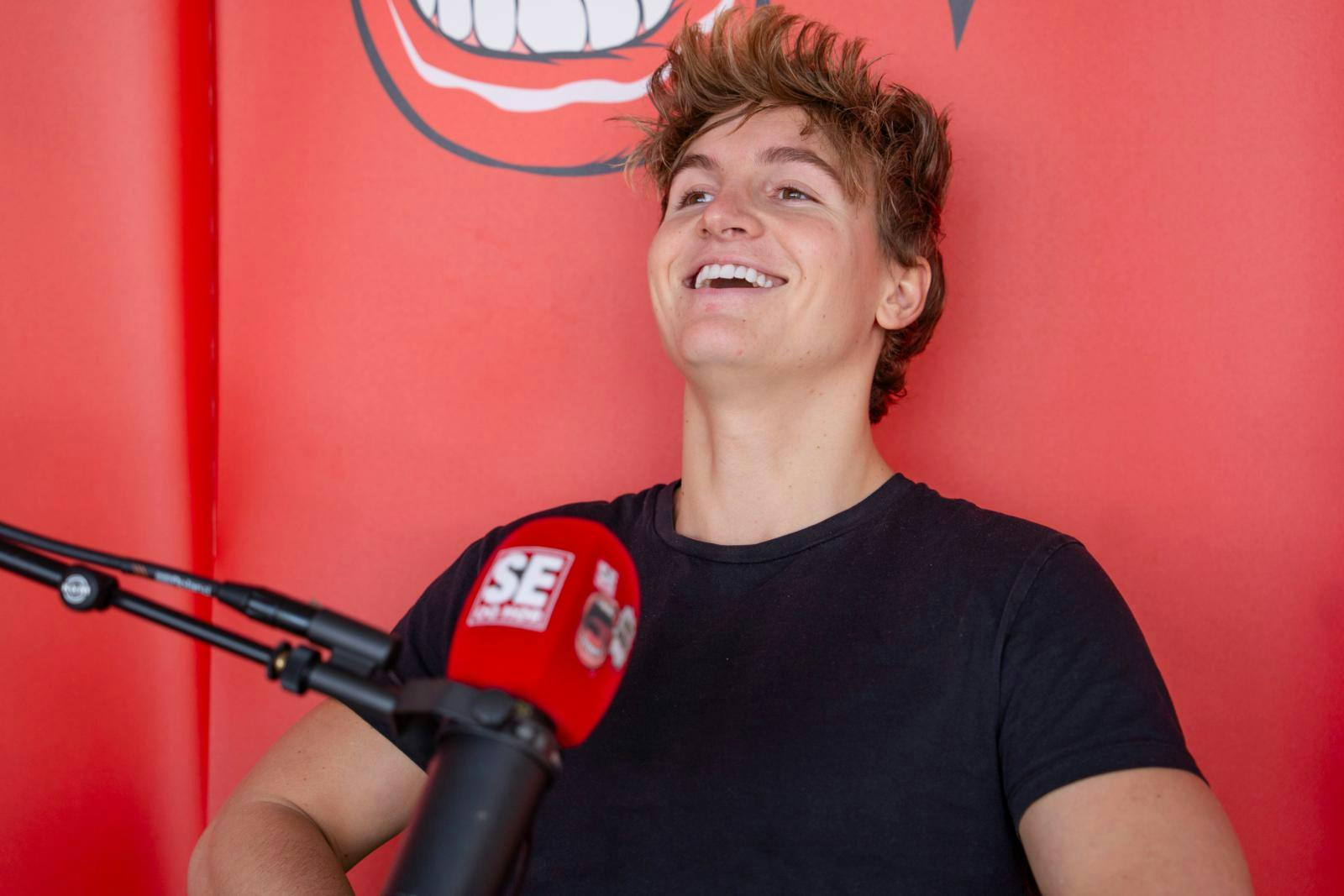 Karl afslører her den bizarre start på forholdet, hvor en politipatrulje i Næstved uforvarende endte med at agere wingman for færingen.