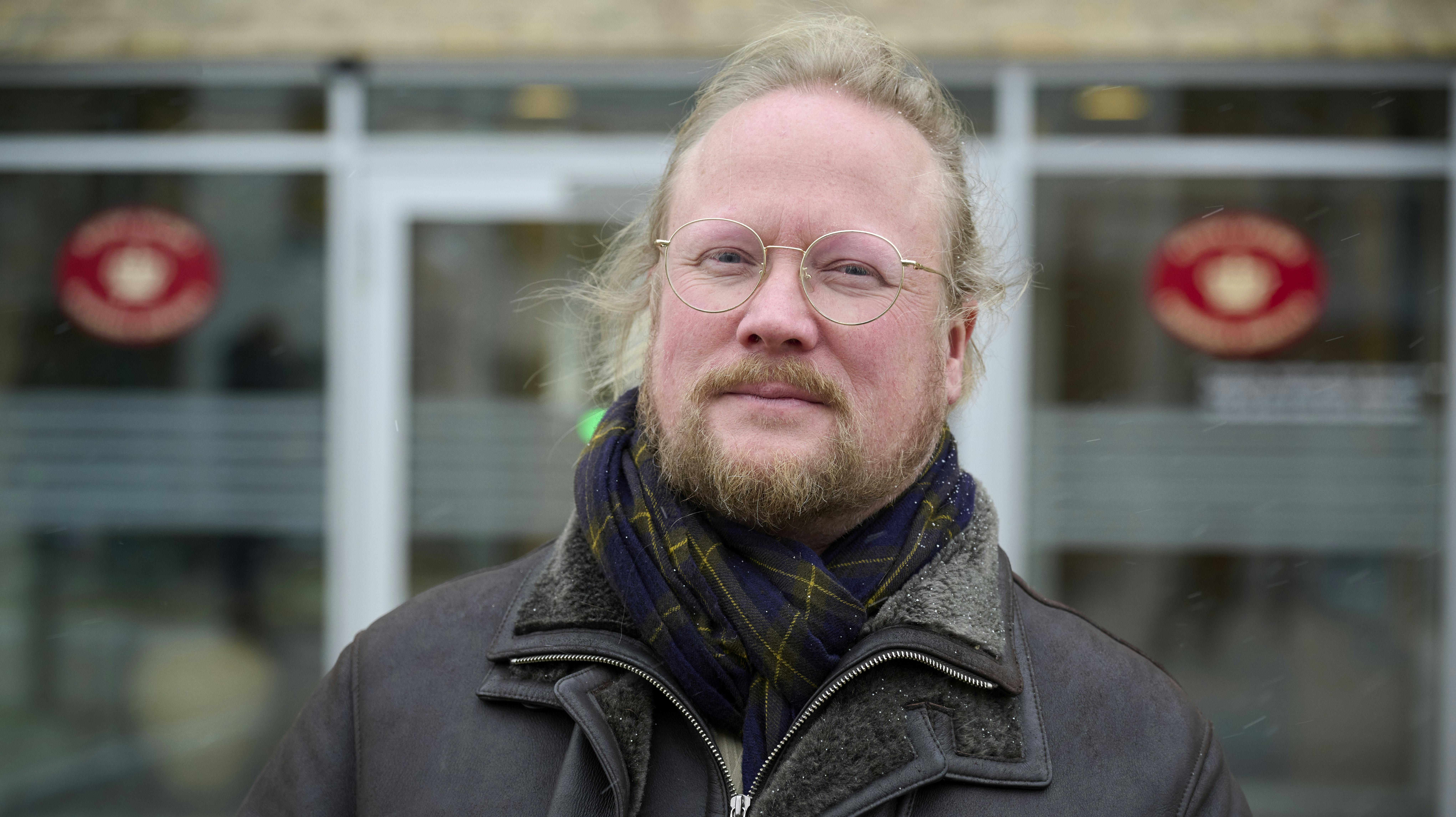 Opgavebeskrivelse: Markus Hvass “Naboen fra helvede” retssagSted: Retten i HolbækFotograf: Lars H. LaursenJournalist: Jonas SandOptagelsedato: 2026.01.22