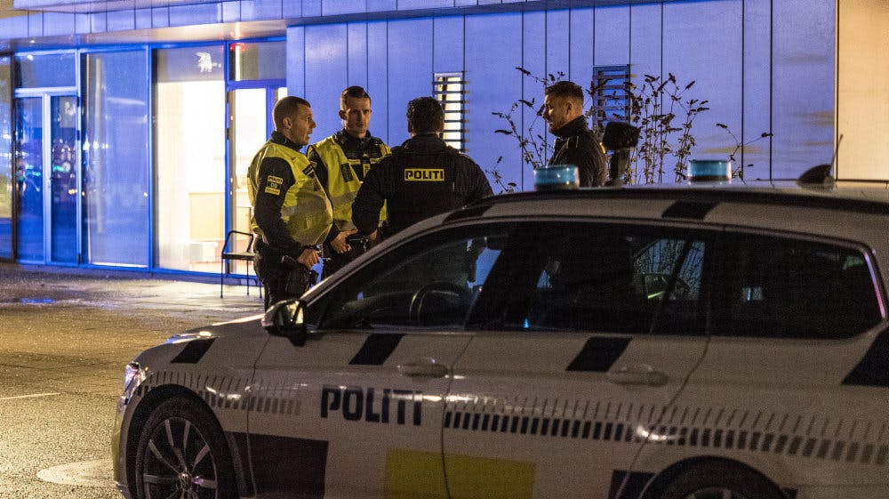 Brandfolk arbejder i Hillerød søndag den 25. januar 2025. - Foto: Steven Knap/Ritzau Scanpix