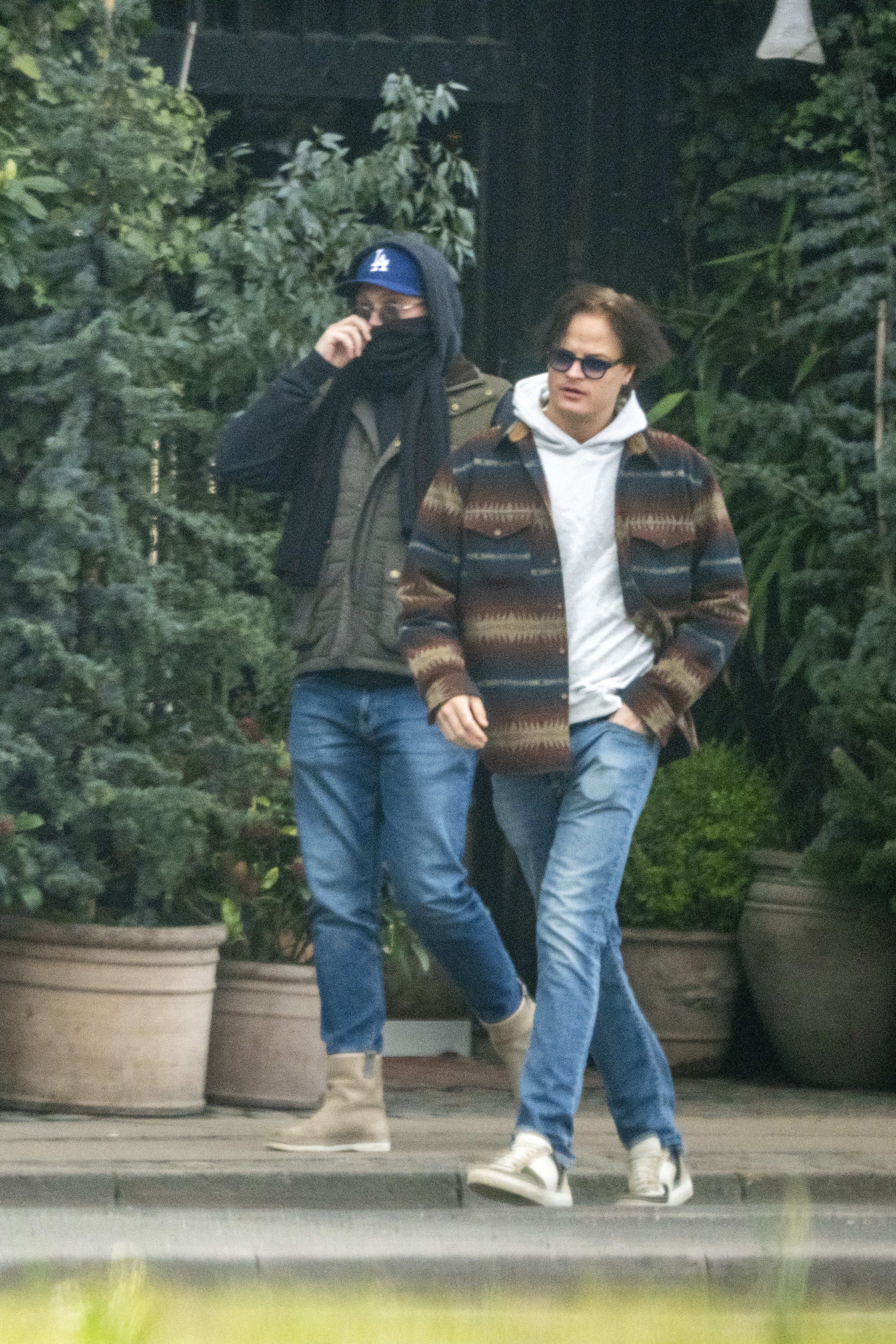 Marius Borg Høiby (th.) sammen med sin mystiske ven under besøget i København.