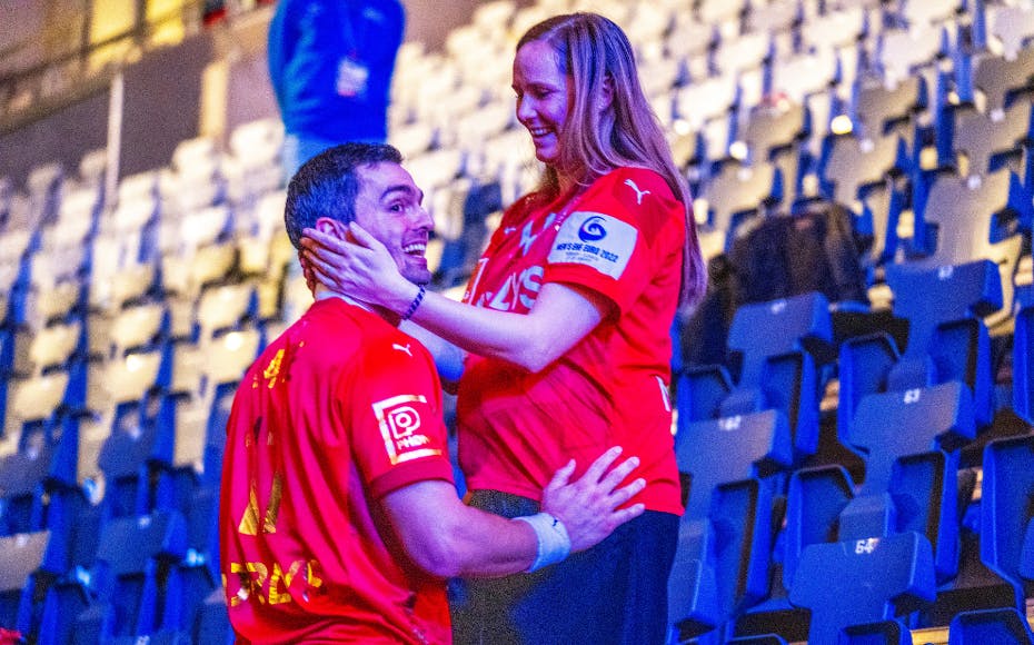 - Vi har tre dejlige børn, og dem vil vi være taknemmelige over, lyder det fra Sabrina Jepsen, som sidste år blev mor for tredje gang fire måneder for tidligt. 