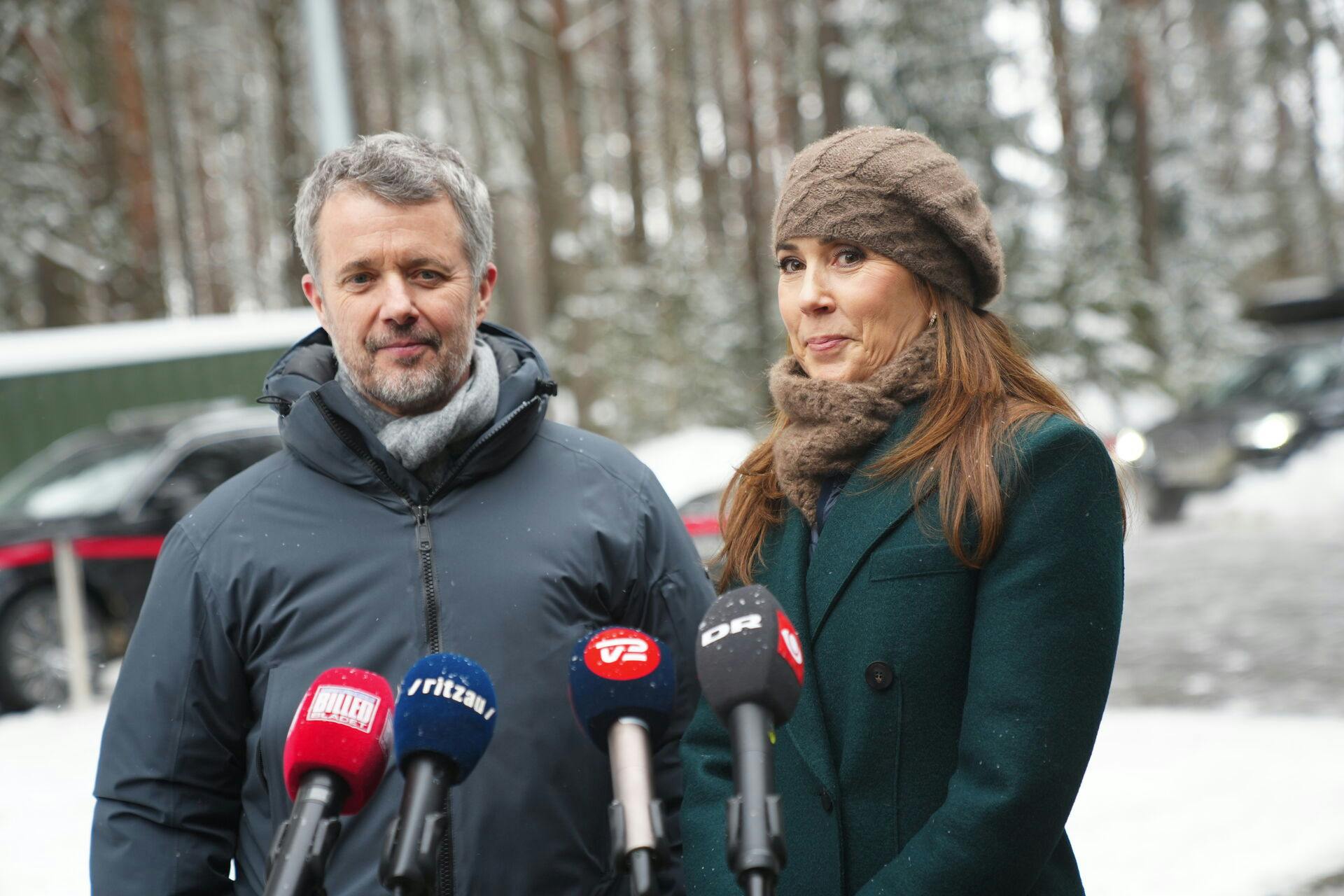 Under statsbesøget i Litauen har Kong Frederik i dag afsløret, at han og dronningen besøger Grønland fra den 18. til 20. februar. Besøget kommer som en direkte reaktion på den seneste tids internationale fokus og bekymring i det grønlandske samfund