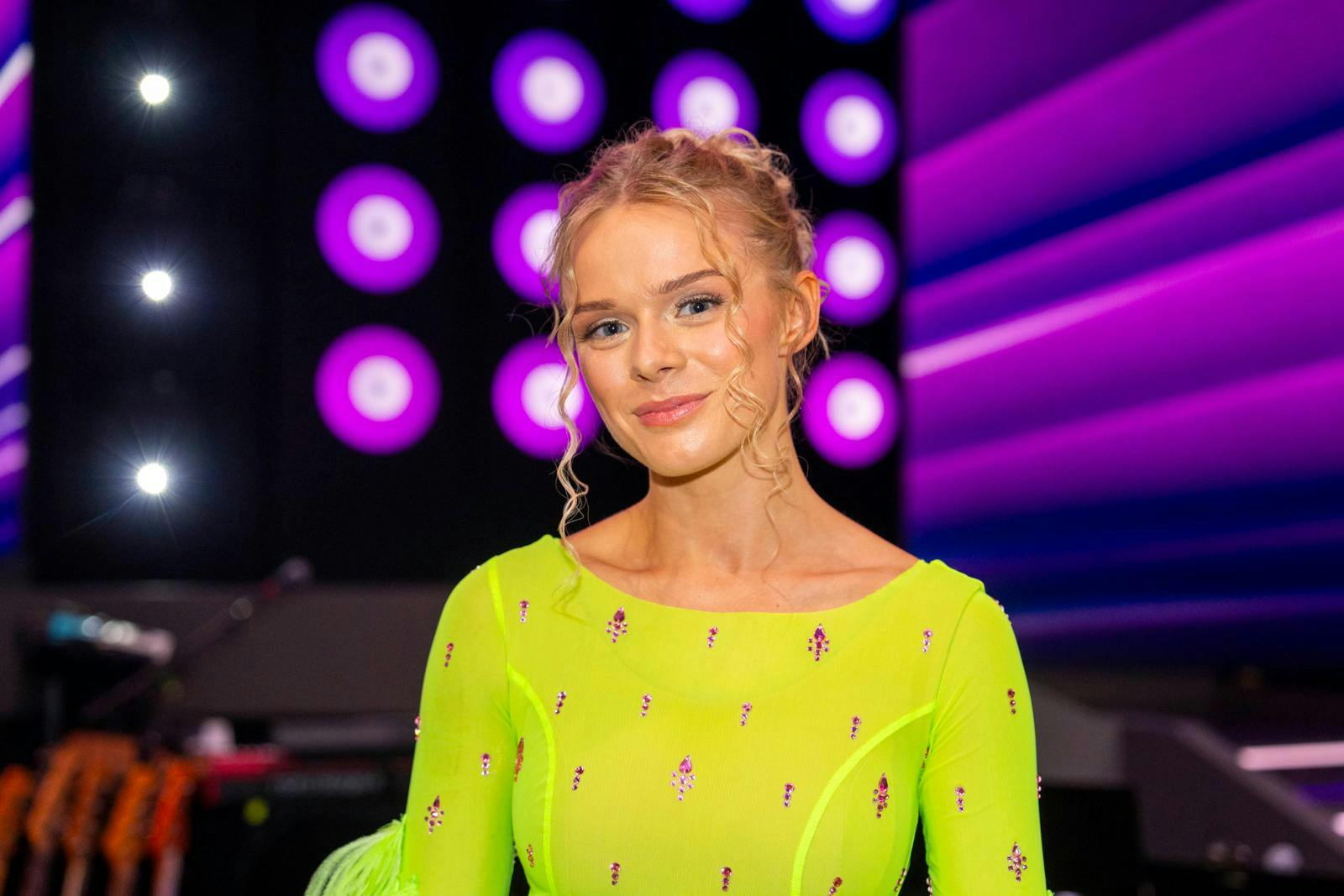 Efter bruddet med Sebastian Bull skifter Asta Björk nu de midlertidige rammer hos familien ud med sit eget hjem.