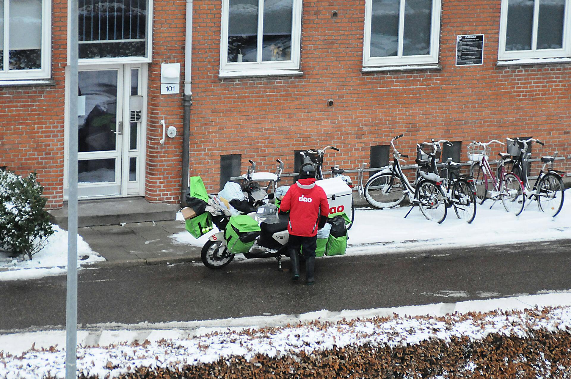 Det kniber voldsomt med at få brevene ud til tiden.