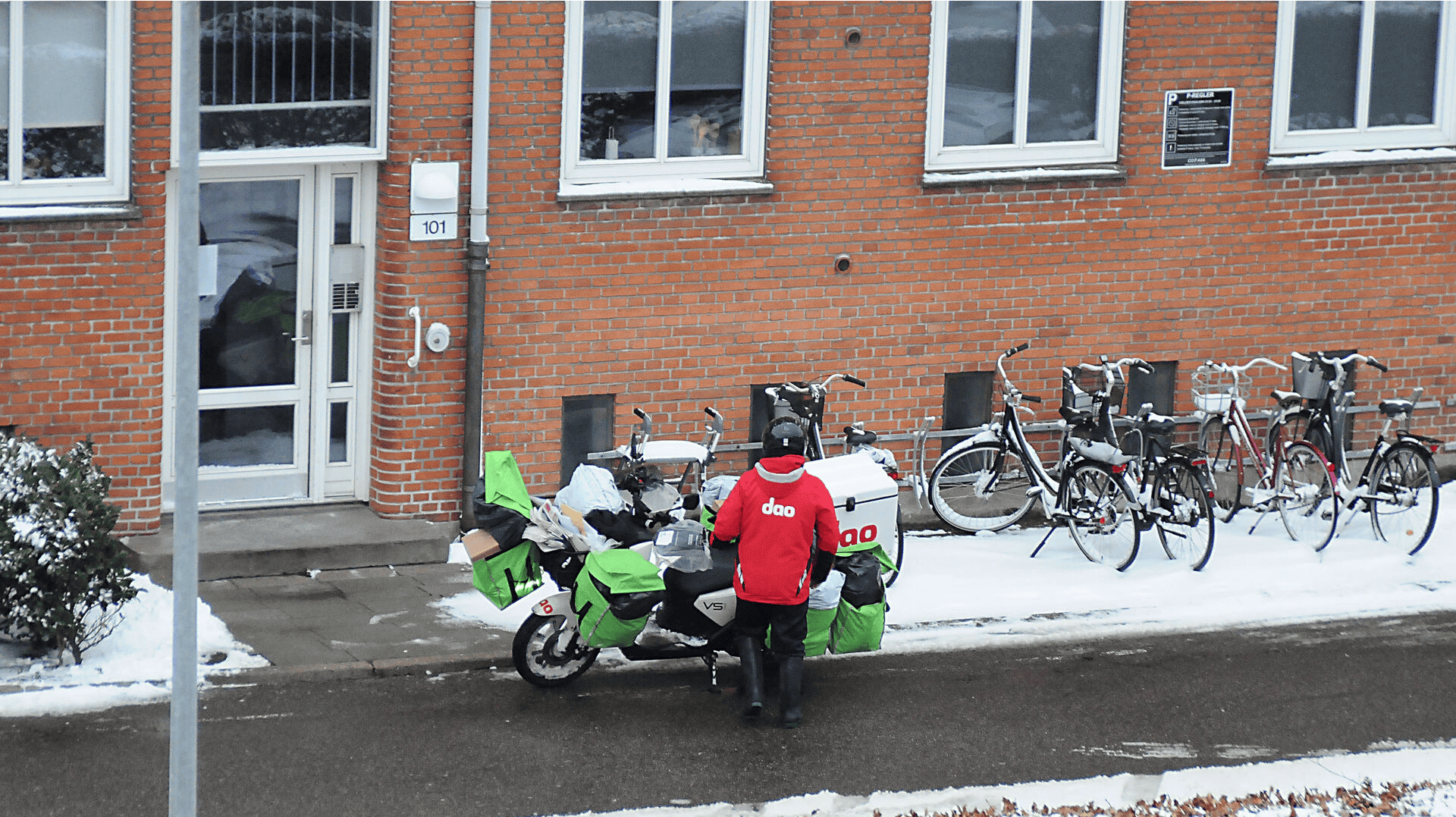 Det kniber voldsomt med at få brevene ud til tiden.