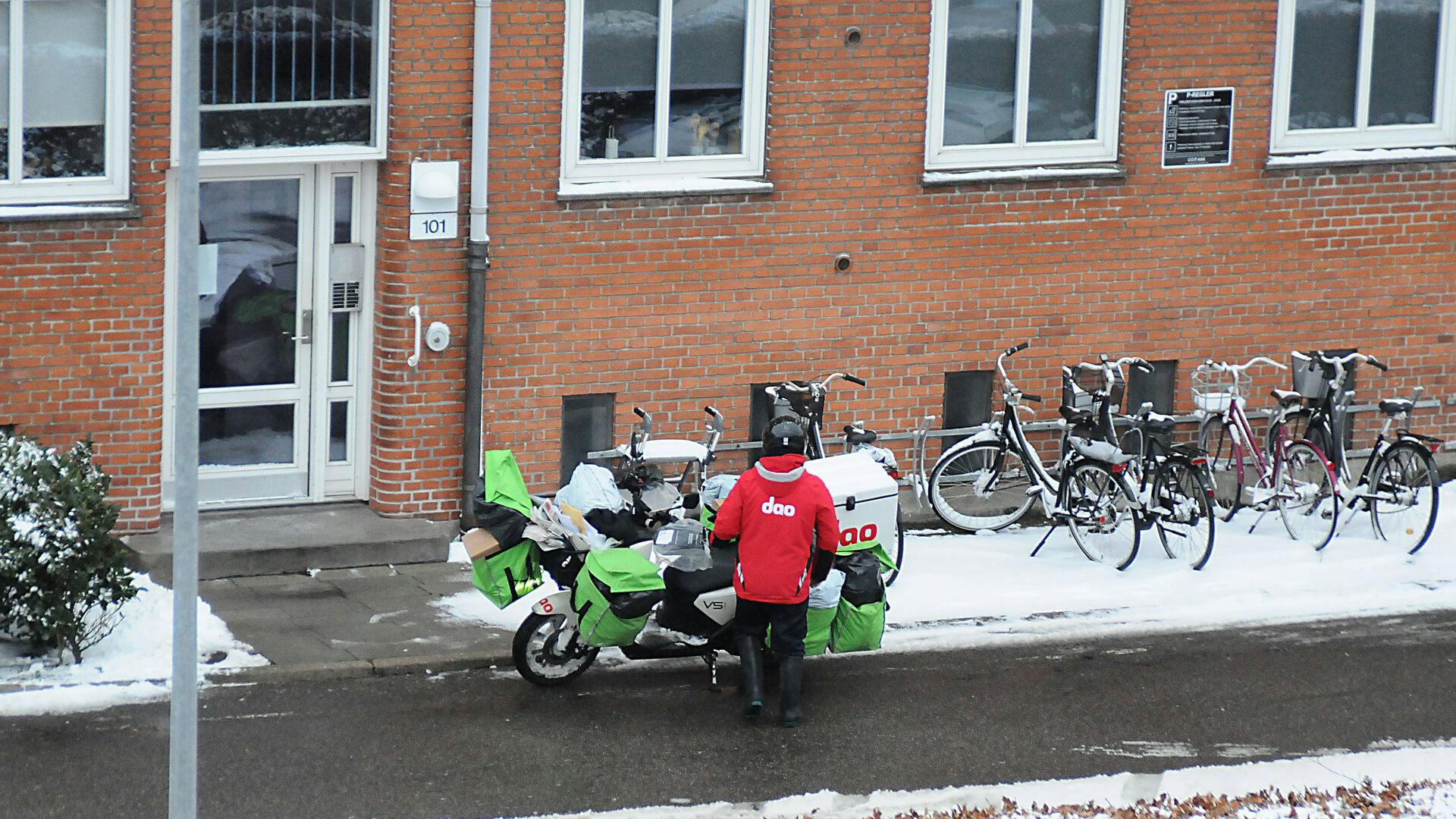 Det kniber voldsomt med at få brevene ud til tiden.