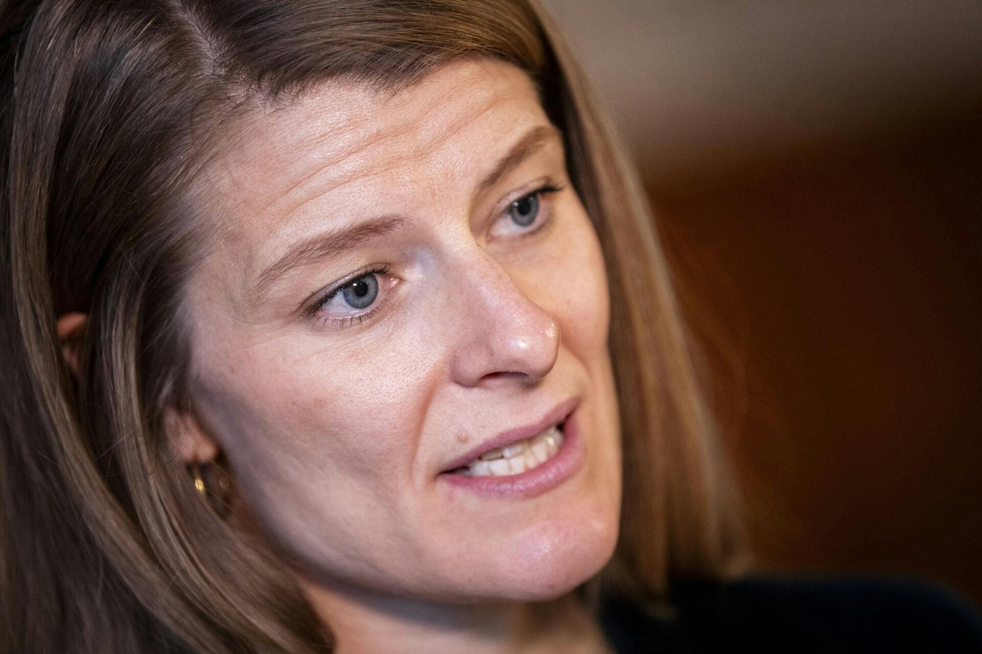 Skatteminister Ane Halsboe-Jørgensen bekræfter, at også danske pensionister i udlandet kan få fødevarechecken.