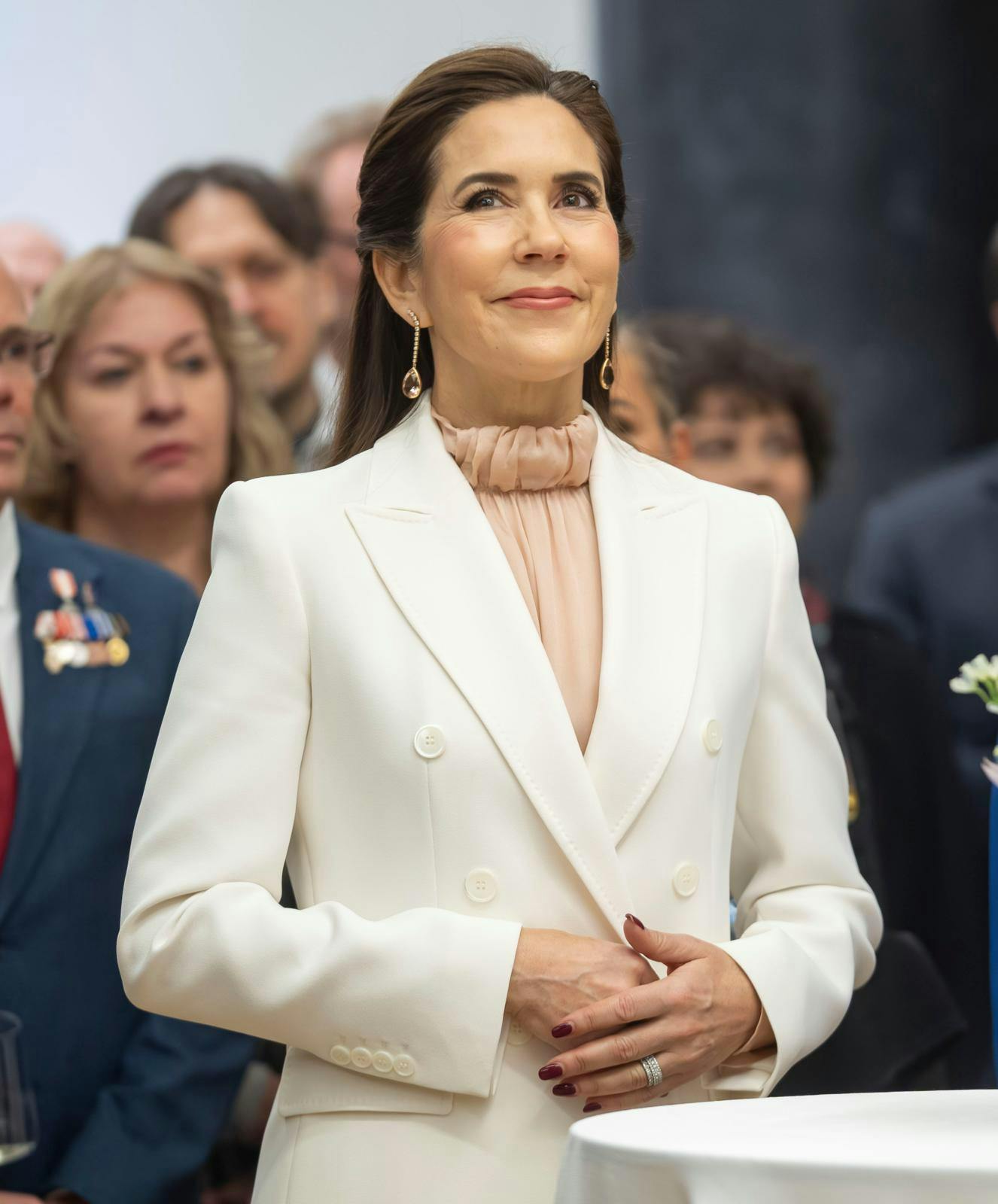 Dronning Mary er på plads for at støtte håndboldherrerne.