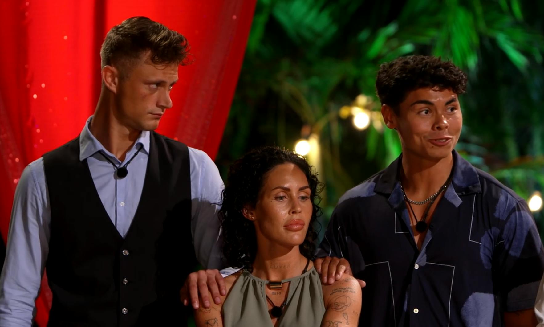 Oliver Patrick Jørgensen tager en drastisk - og dum - beslutning ved ugens parceremoni, da han tager en chance hos Anna, selv om han kunne stå sikkert ved Nikoline.