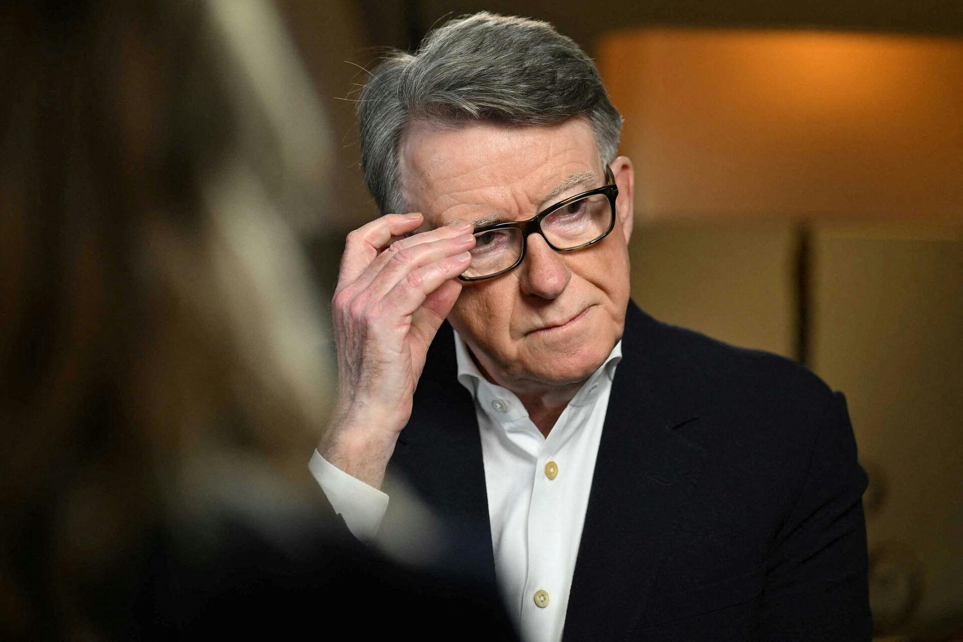 Peter Mandelson skulle angiveligt have lækket fortrolige oplysninger til Jeffrey Epstein.