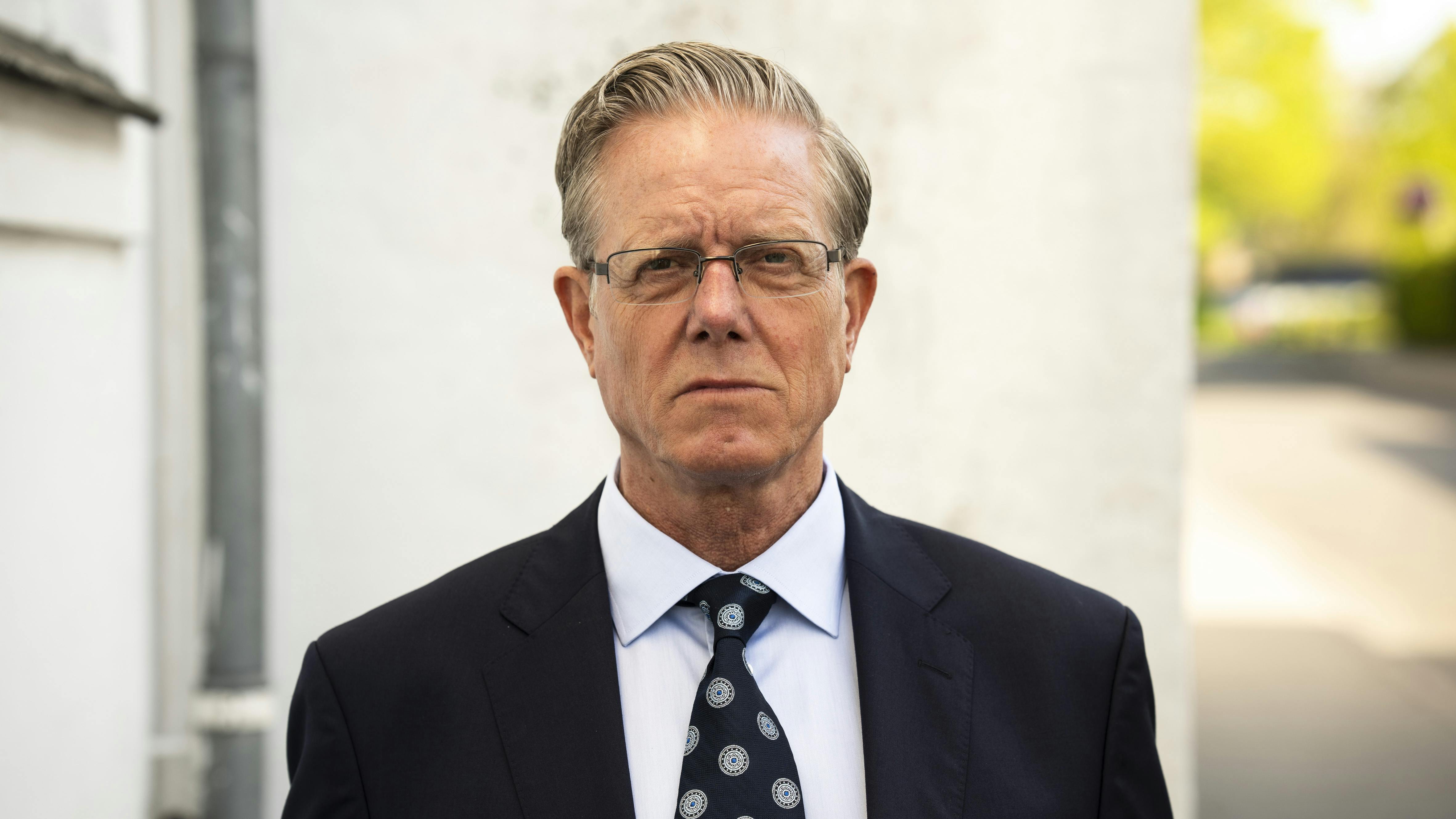 Asger Jensby spilles af Peter Mygind. Og begge er med i serien.