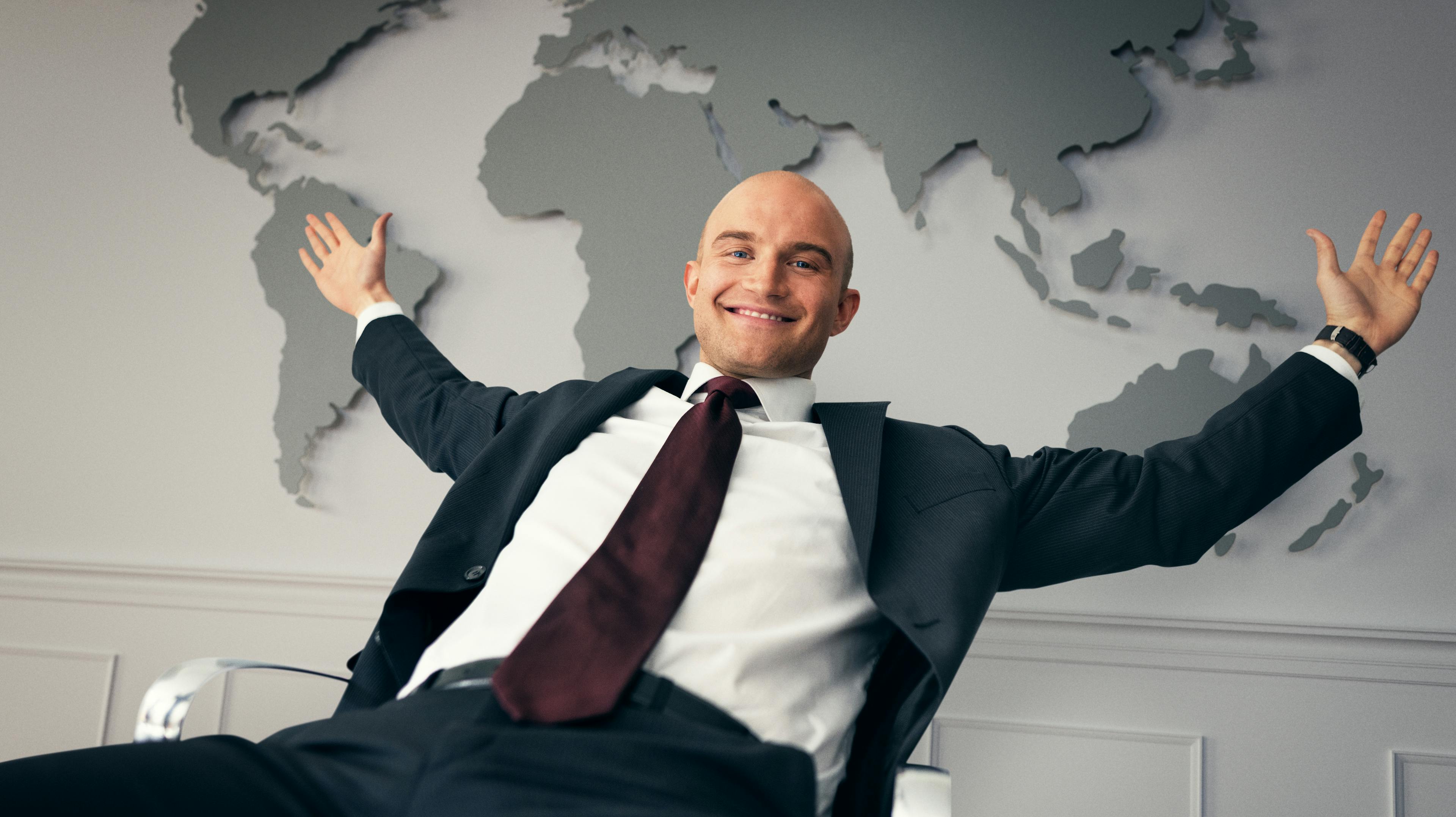 Kristoffer Eriknauer spiller Stein Bagger.