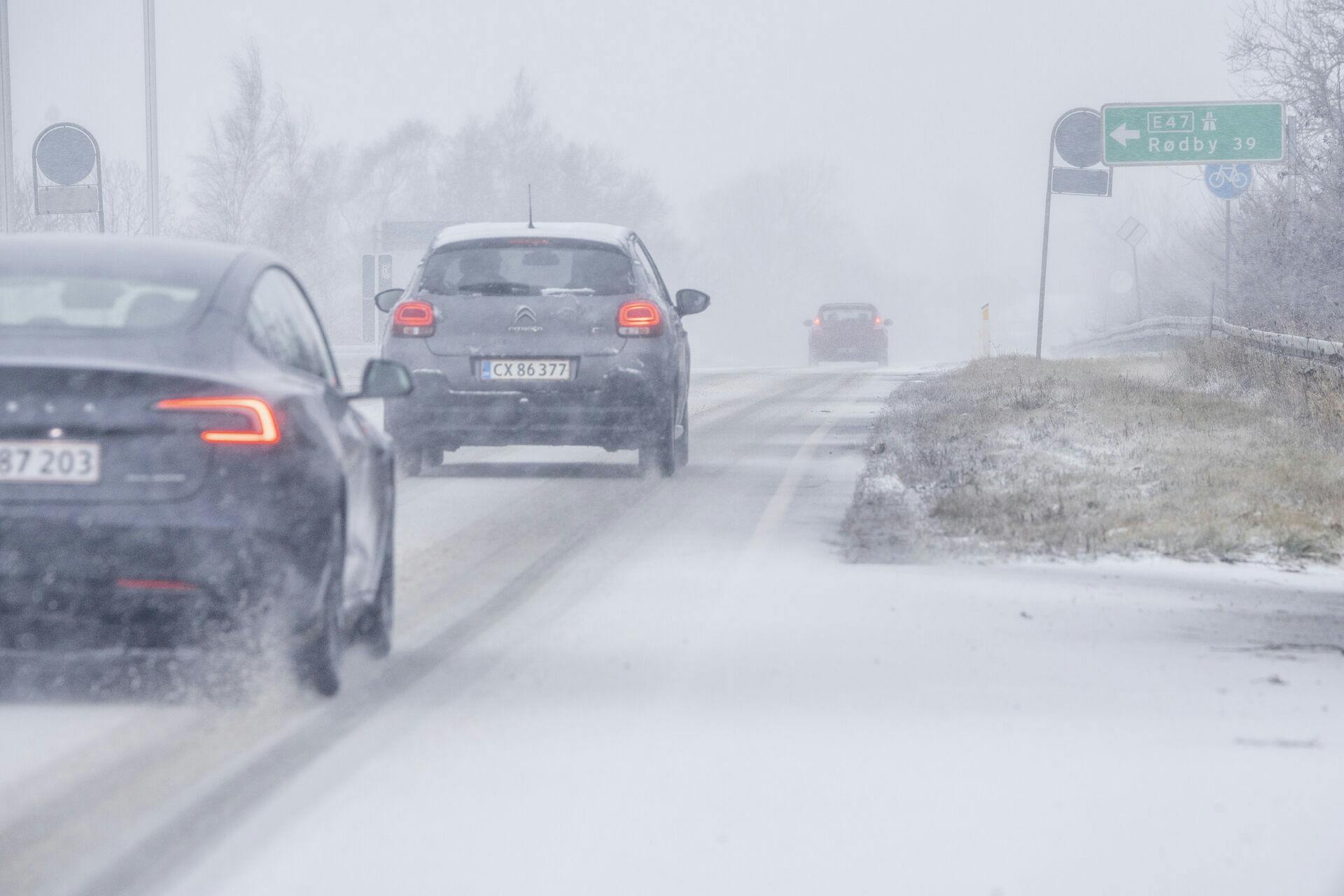 Der er varslet kraftig snefald flere steder i landet.