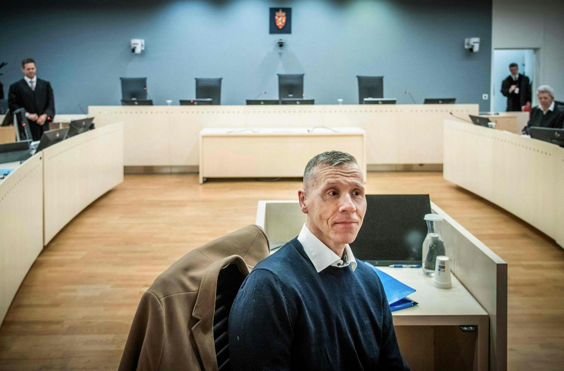 Søvnekspert Stale Pallesen tog plads i vidneskranken efter frokostpausen kort før klokken 13. Han har arbejdet specifikt med søvn og søvnrelaterede problemer siden 2007 og har skrevet over 250 afhandlinger på området.