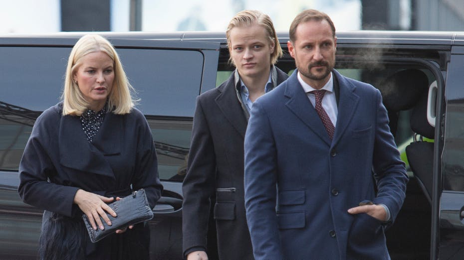 Marius Borg Høiby sidder i disse dage på anklagebænken, og selv om han ikke er kongelig kan det for konsekvenser for kongehusets agtelse i den norske befolknings øjne.