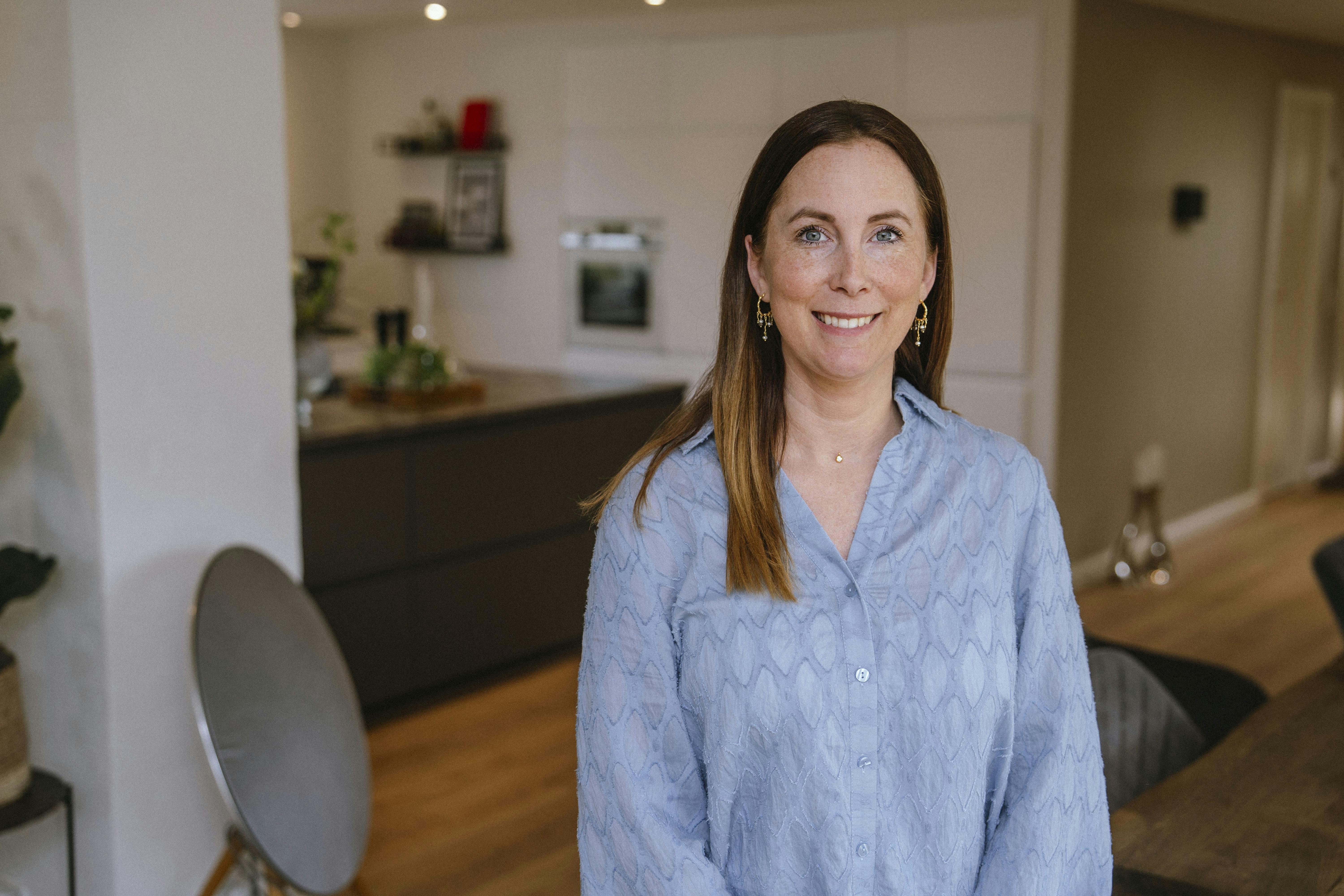  Jeanette Lagoni viser sin nye fyr frem. 