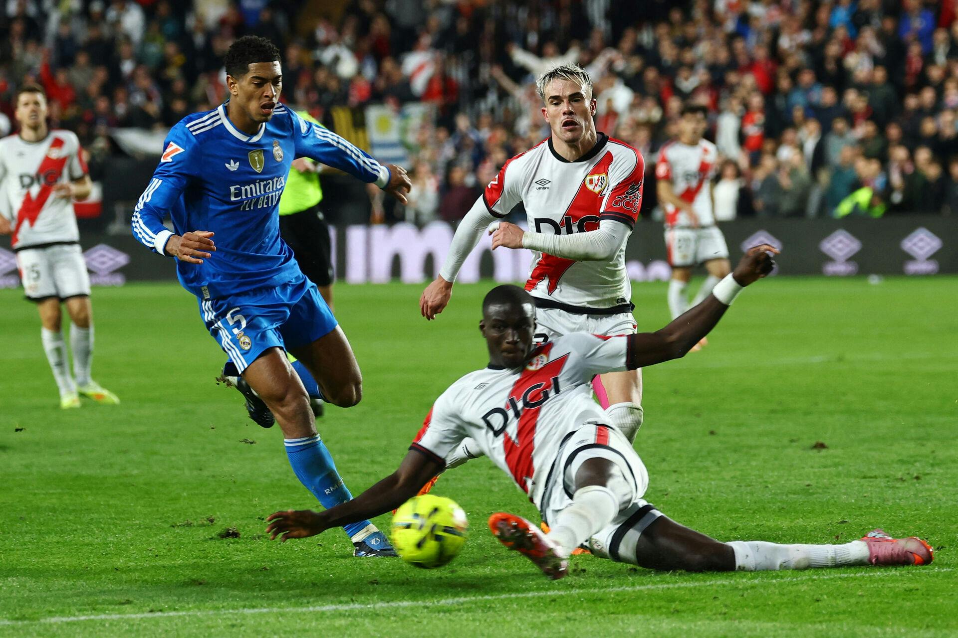 Banen på Rayo Vallecanos hjemmebane lever ikke op til kravene.