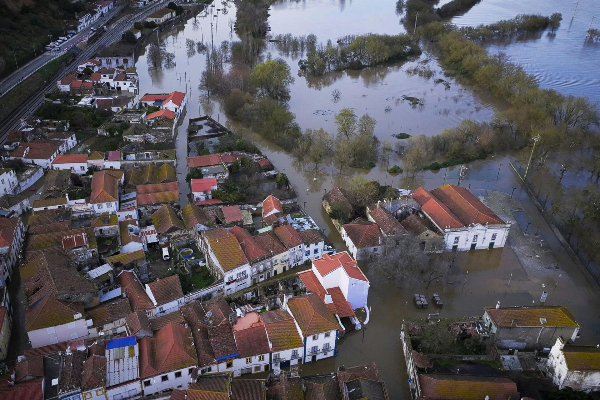 For få dage siden ramte stormen Leonardo. I dag ventes stormen Marta at ramme. 