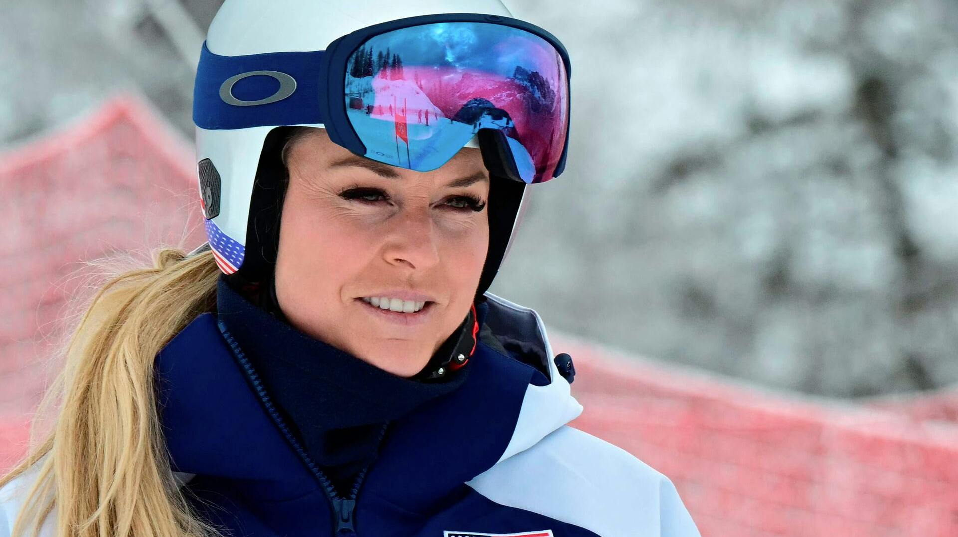 Lindsey Vonns tilstand er "stabil" efter styrtet. Det melder U.S. Ski team ud på X.