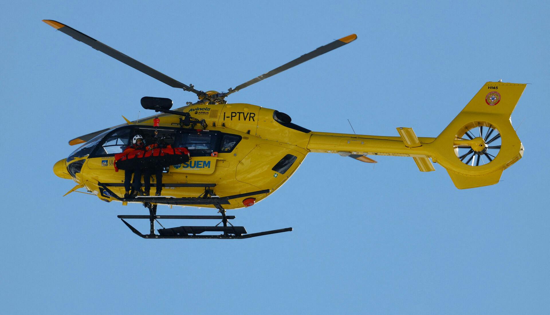 Lindsey Vonn blev hentet af lægehelikopter. 