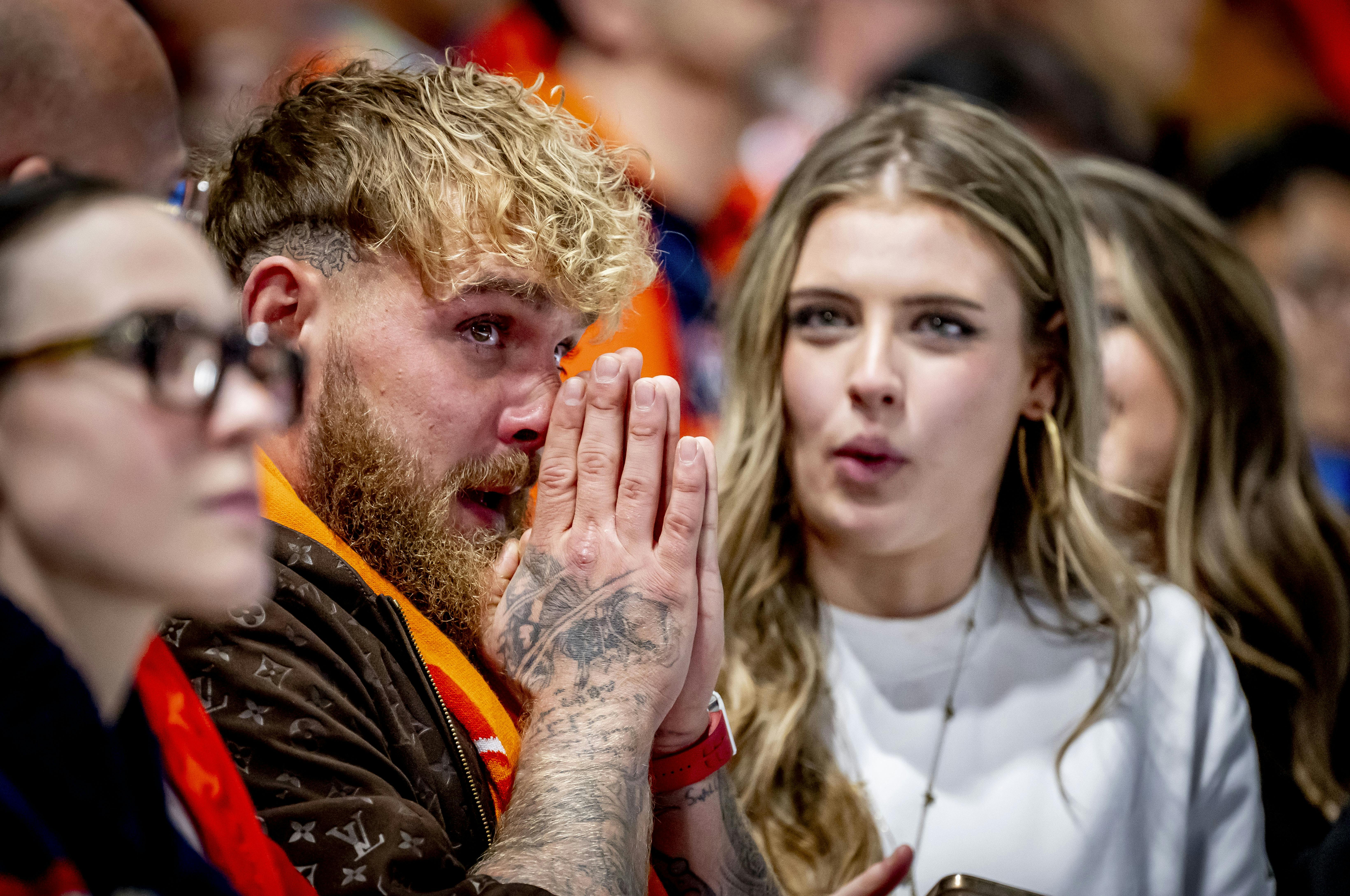 Jake Paul kunne næsten ikke holde spændingen ud.