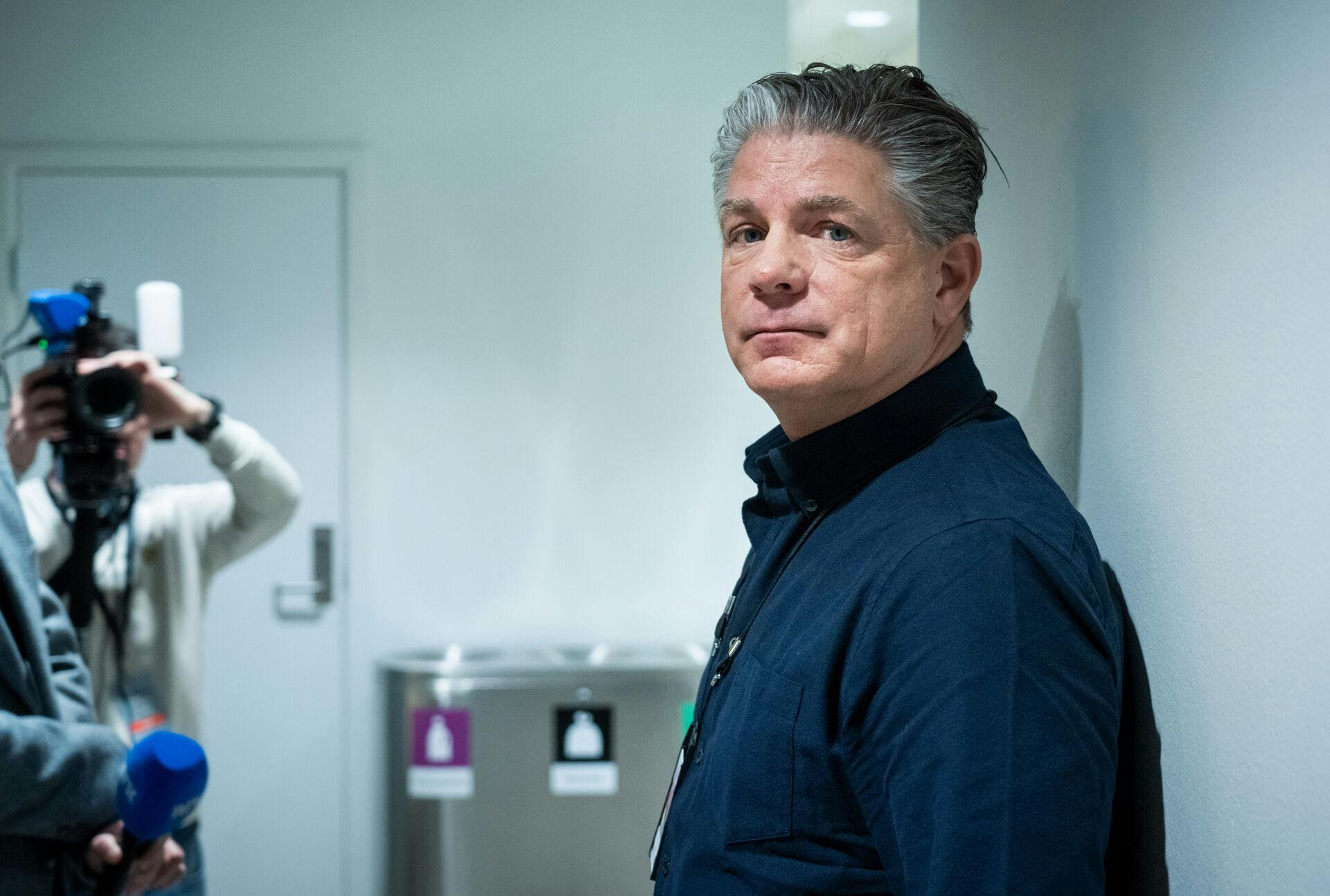 Stig Berg Larsen - der er efterforsker ved det norske Kripos - skal vidne flere gange i sagen. Her skal han fremlægge politiets beviser til sagen. Blandt andet de mange fund, som de har gjort på Marius' telefon.