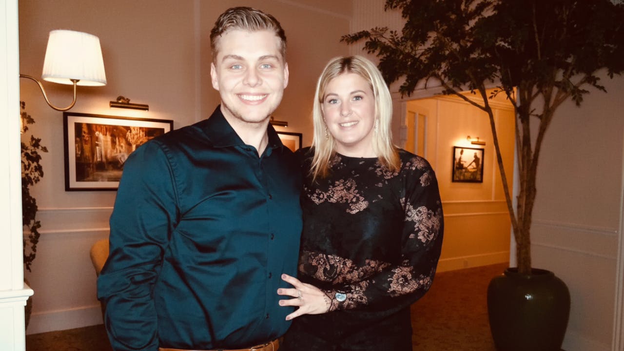 Jeff Henckel har fundet lykken med kæresten Pernille, som han har mødt gennem Facebook.