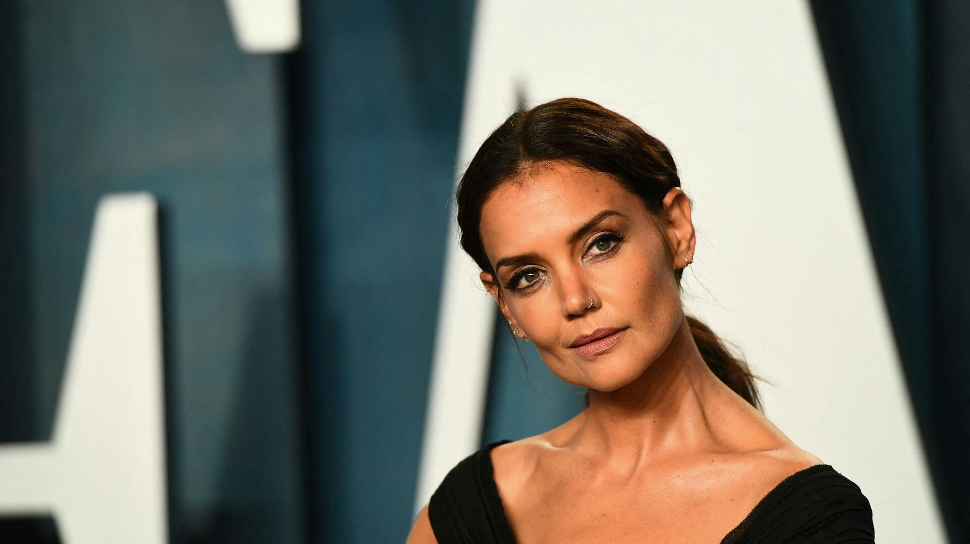 Katie Holmes begræder tabet af sin ven og kollega James van der Beek.