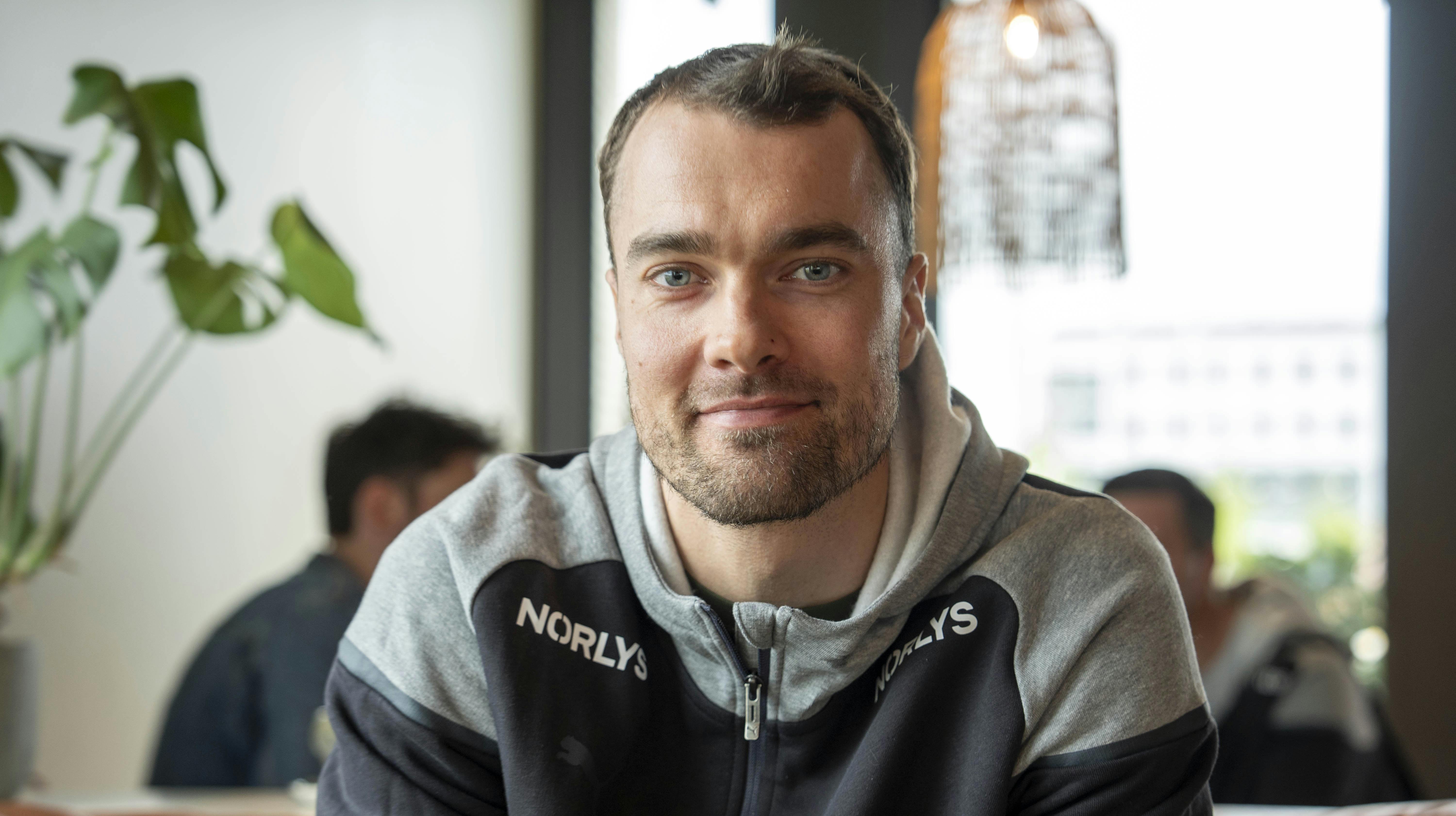 Efter 11 år i udlandet - herunder fem og et halvt år af dem i Hamborg - er tiden kommet til, at Casper U. Mortensen vender hjem til Danmark.