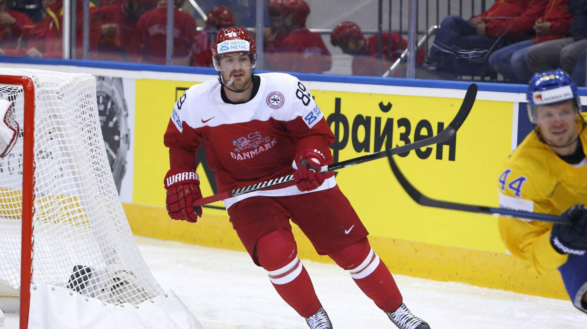 Mikkel Bødker og hustruen Mathilde rykker nu ind i et af Nordsjællands dyreste kvarterer.