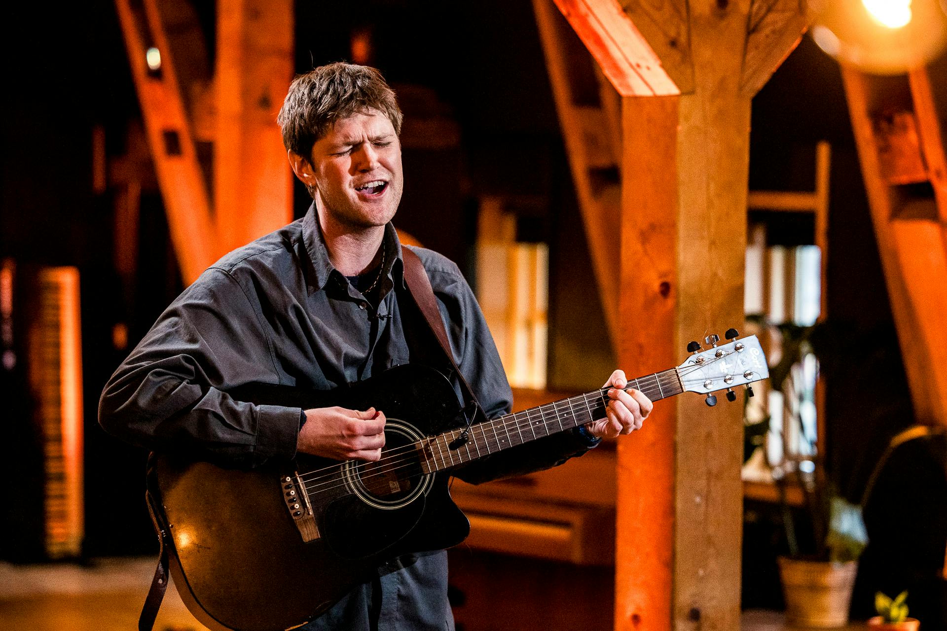 Jakob fra "X Factor" sang sig direkte videre til liveshows.