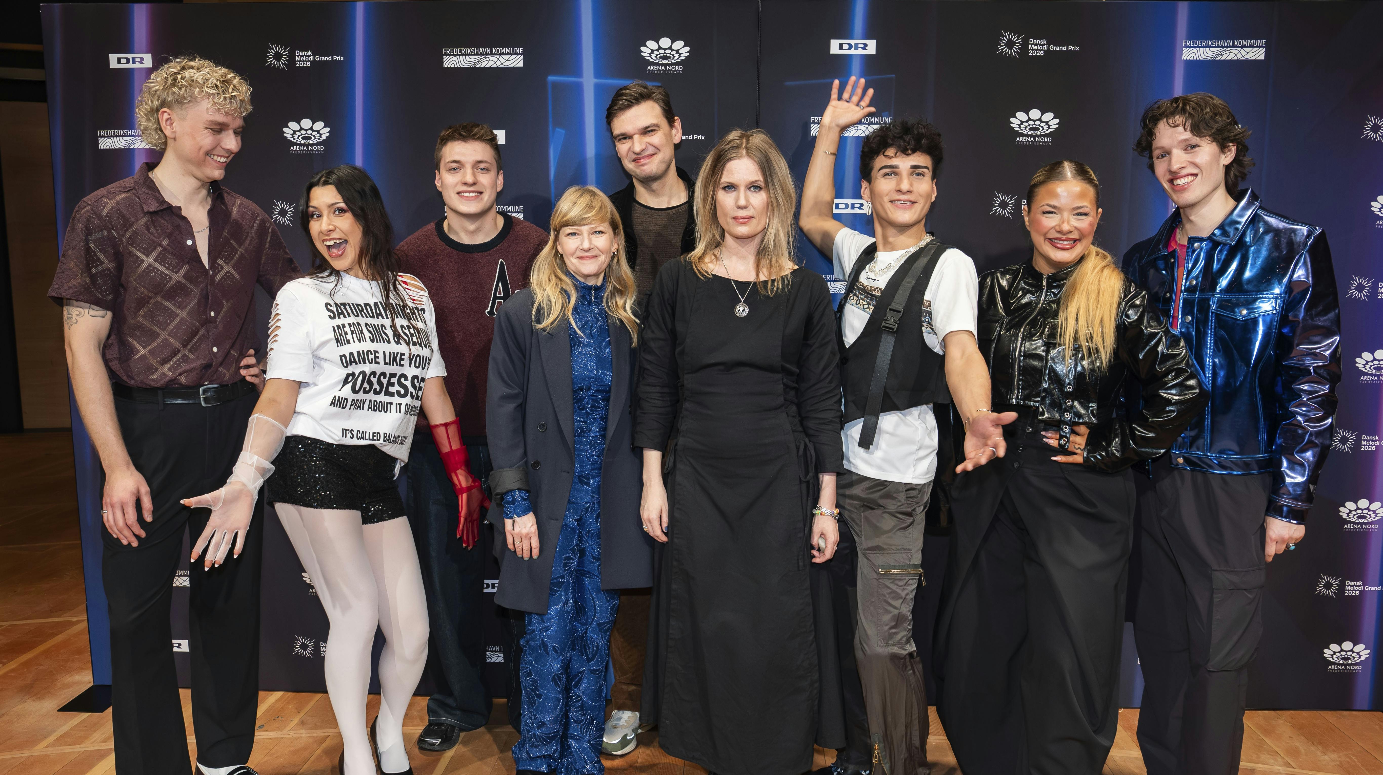 Årets otte deltagere i Dansk Melodi Grand Prix. Fem af dem har du set før. Fra venstre mod højre er det: Emil Otto, Ericka Jane, Late Runner, Myrkur, Sander Sanchez, Sissal og Søren Torpegaard Lund.