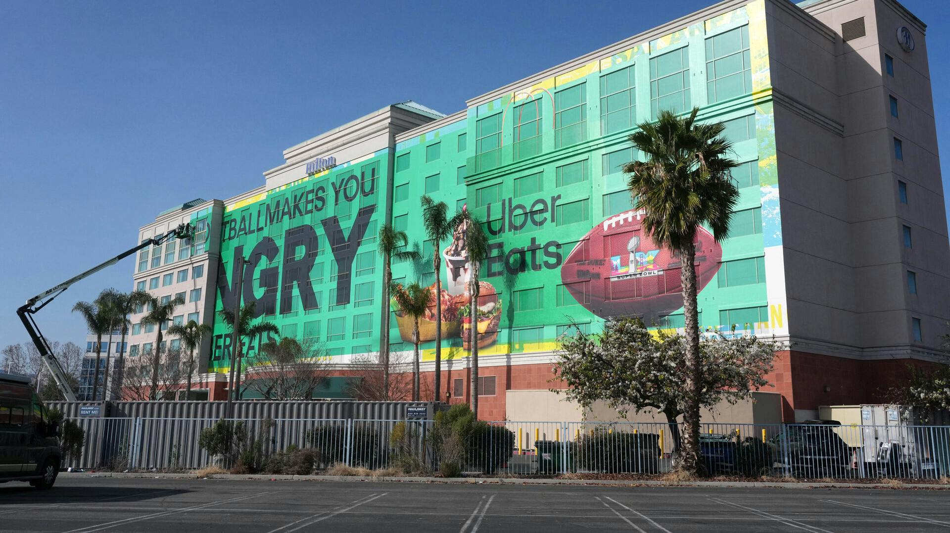 Uber Eats reklamerer forud for årets Super Bowl.