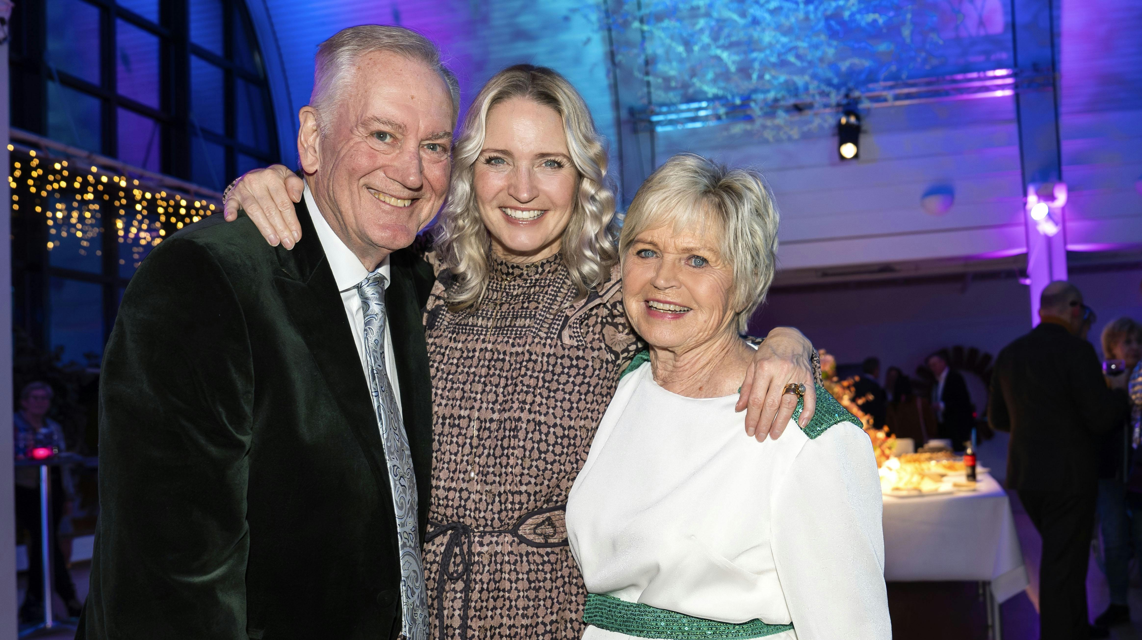 Familien samlet til Keld og Hildas afskedskoncert i Portalen i Greve.