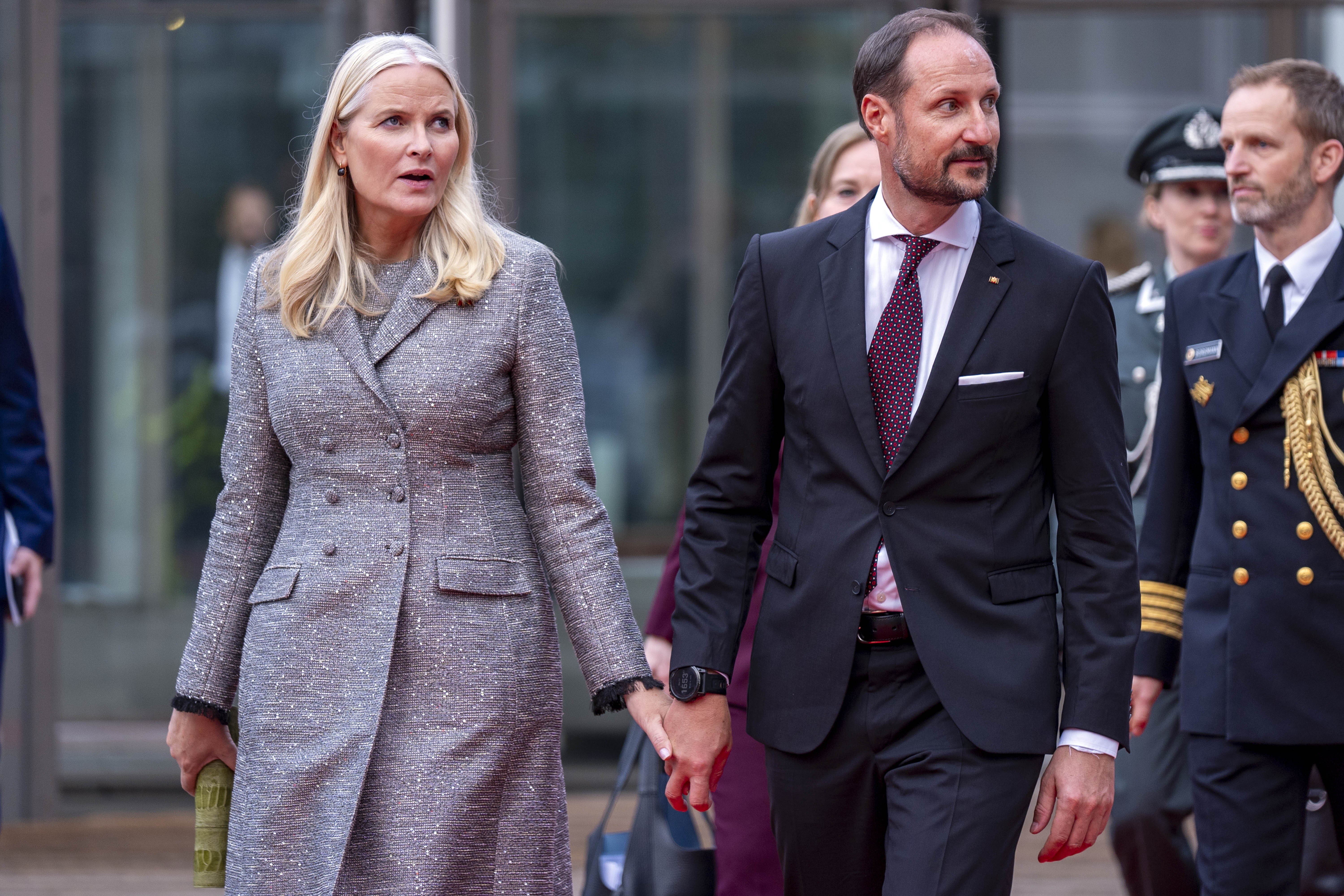 Norsk måling viser støtte til kronprins Haakon: Mette-Marit får hård  medfart | SE og HØR