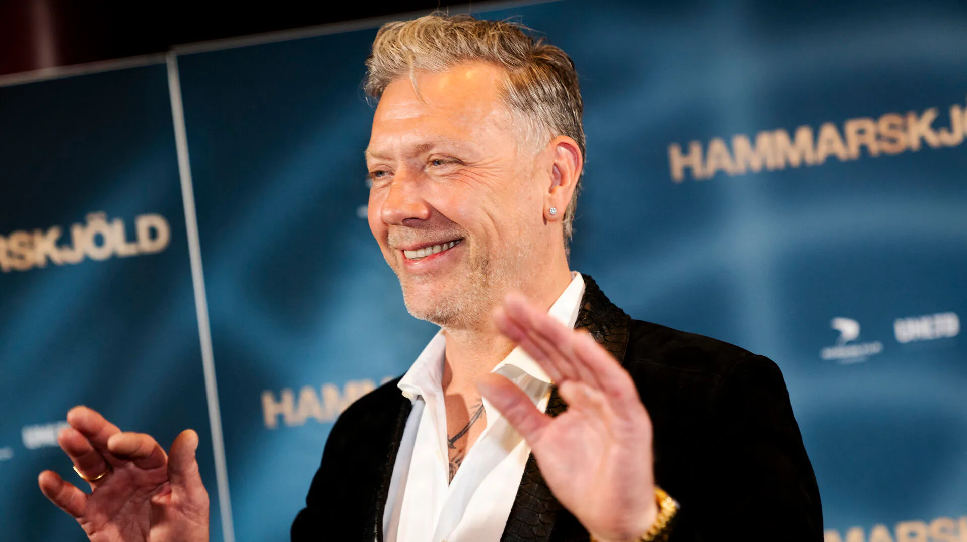 Medie: Mikael Persbrandt og Sanna Lundell er flyttet fra hinanden | SE og HØR