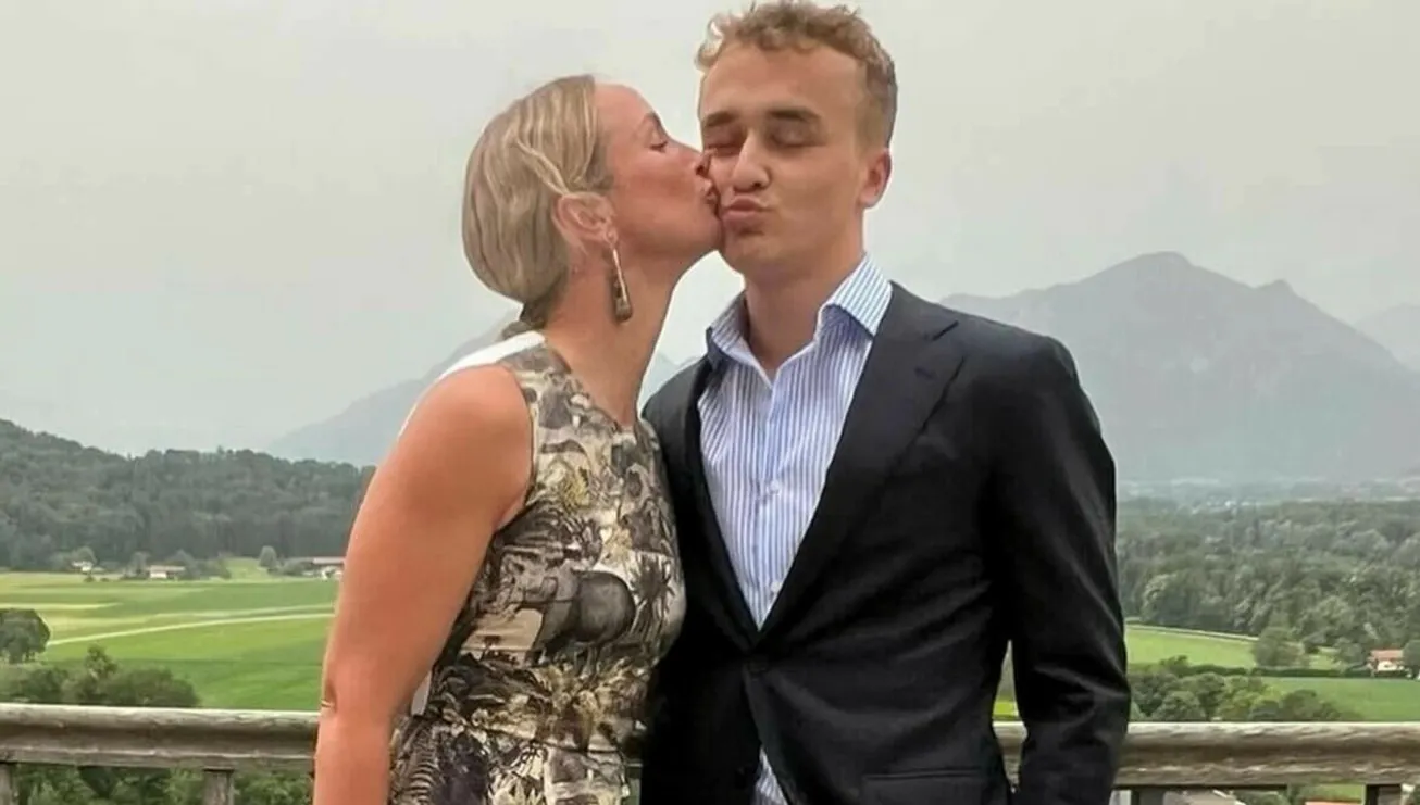Lara Joy Körner med sin nu afdøde søn, Remo.