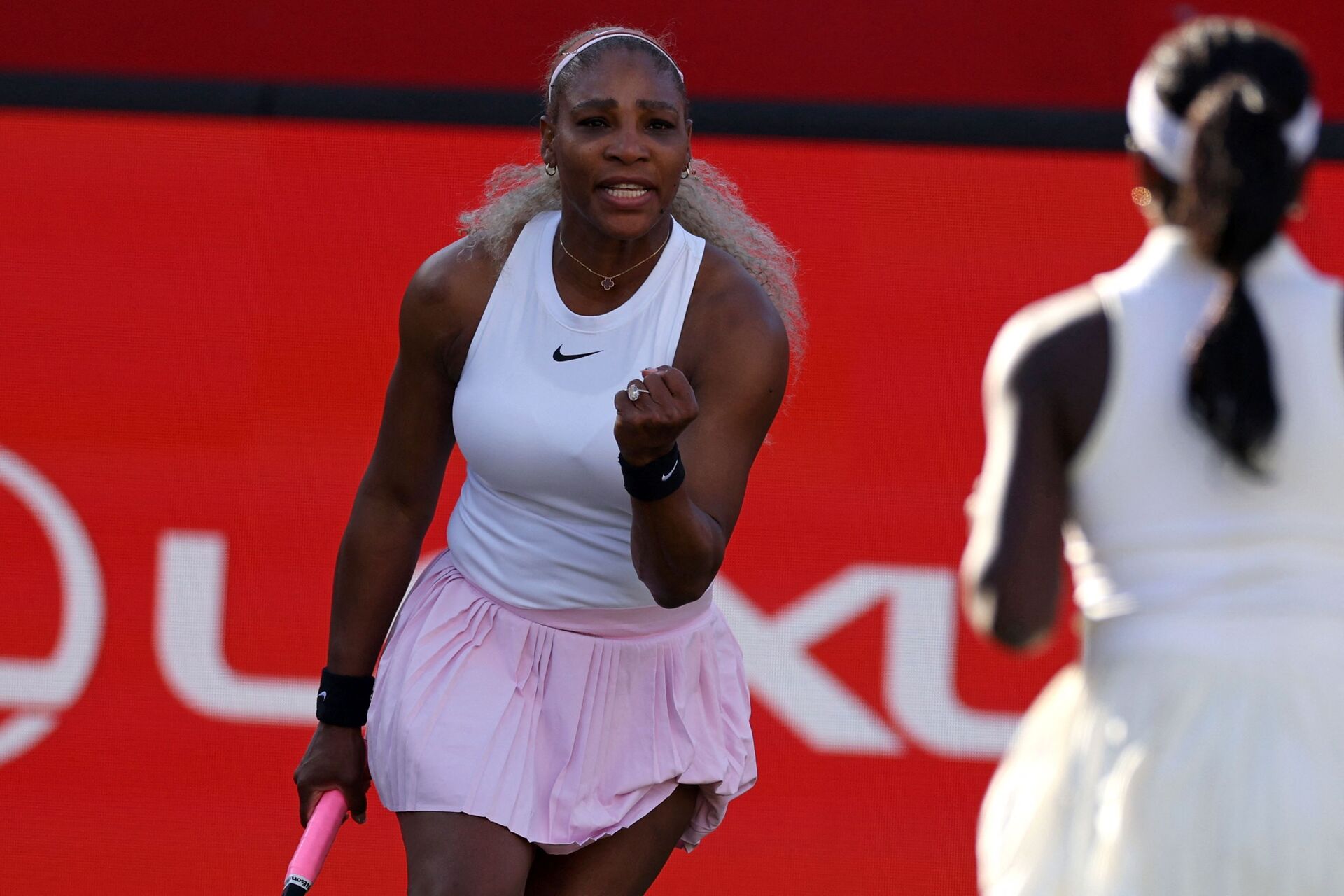 Serena Williams Vinder Comeback Sejr i WTA Turnering